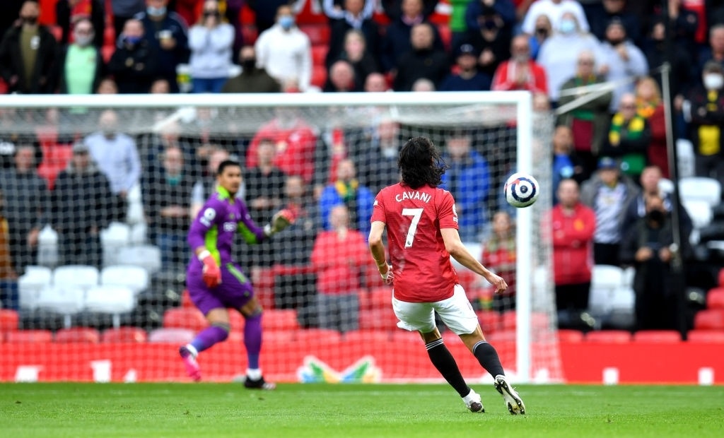 Cavani lop bong anh 2