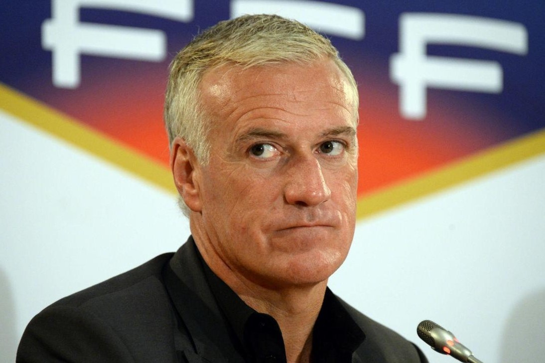 HLV Deschamps kho chiu voi Laporte hinh anh