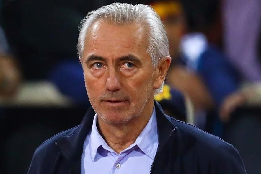 HLV tuyen UAE: 'Chung toi dac biet ton trong Thai Lan' hinh anh