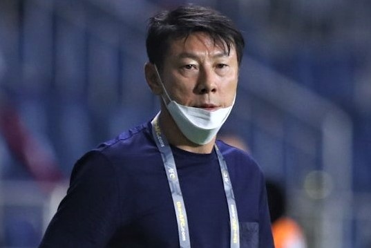 HLV tuyen Indonesia bi cam chi dao tran gap UAE hinh anh