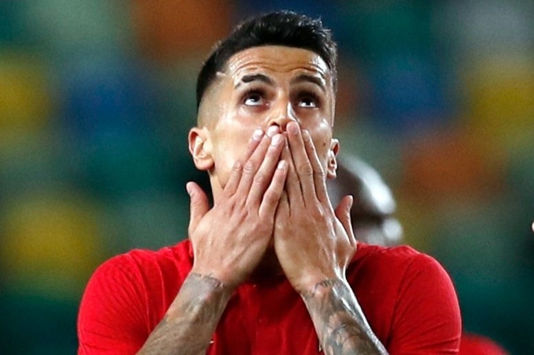 Tuyen Bo Dao Nha mat tru cot vi Covid-19 hinh anh