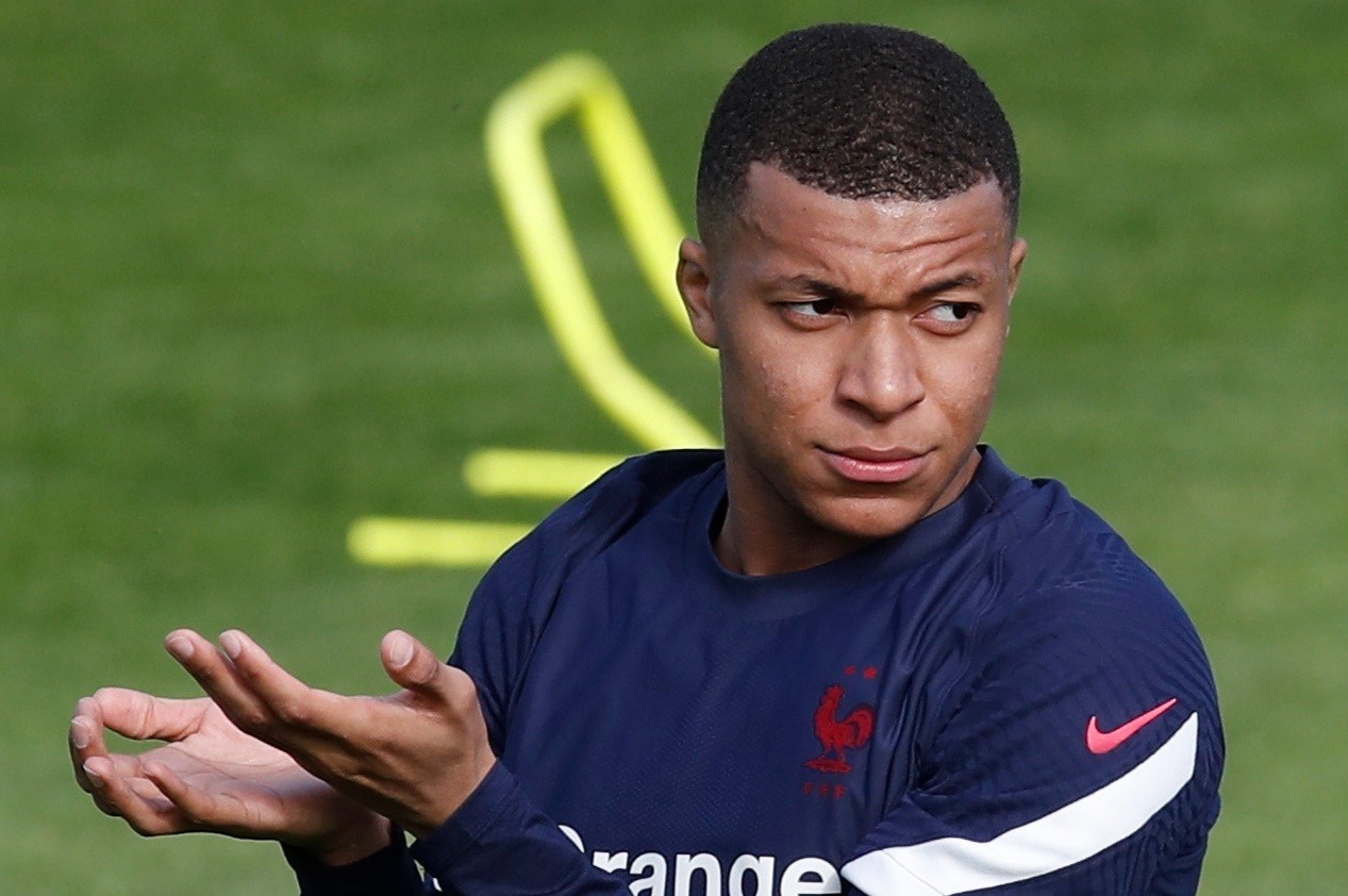 Mbappe: 'Toi va Giroud se khong lam to chuyen' hinh anh