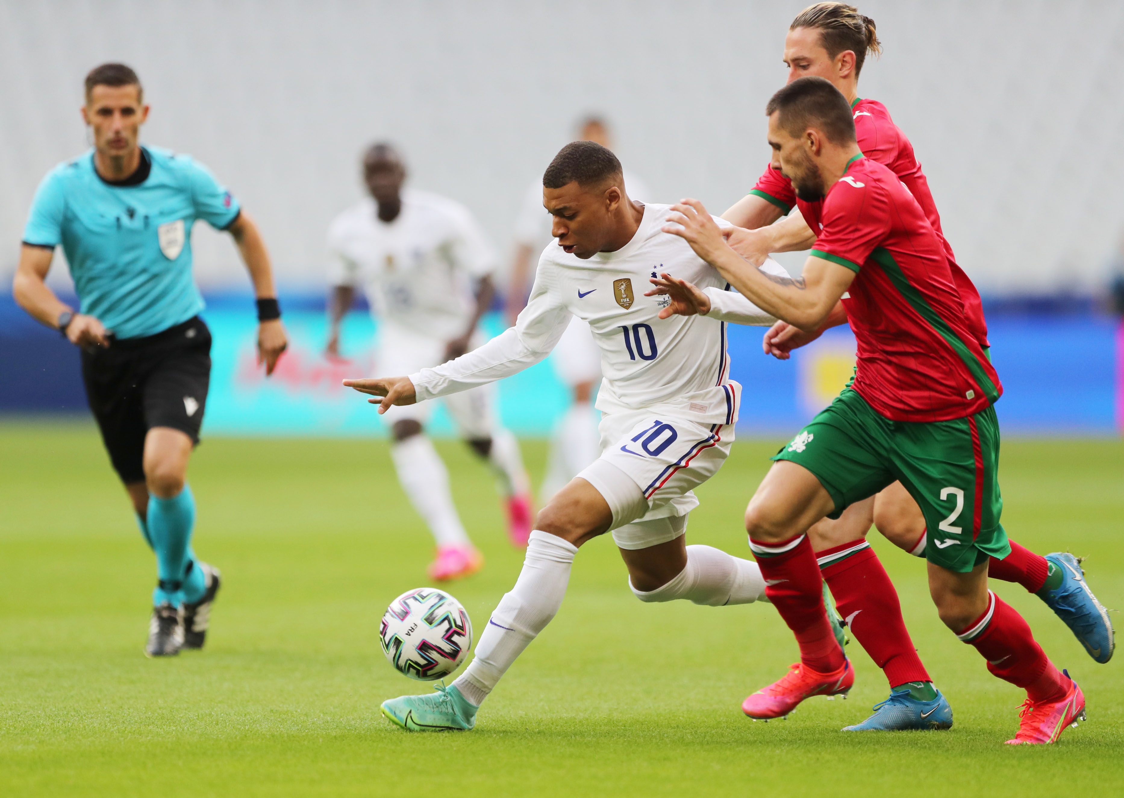 Mbappe mau thuan Giroud anh 1