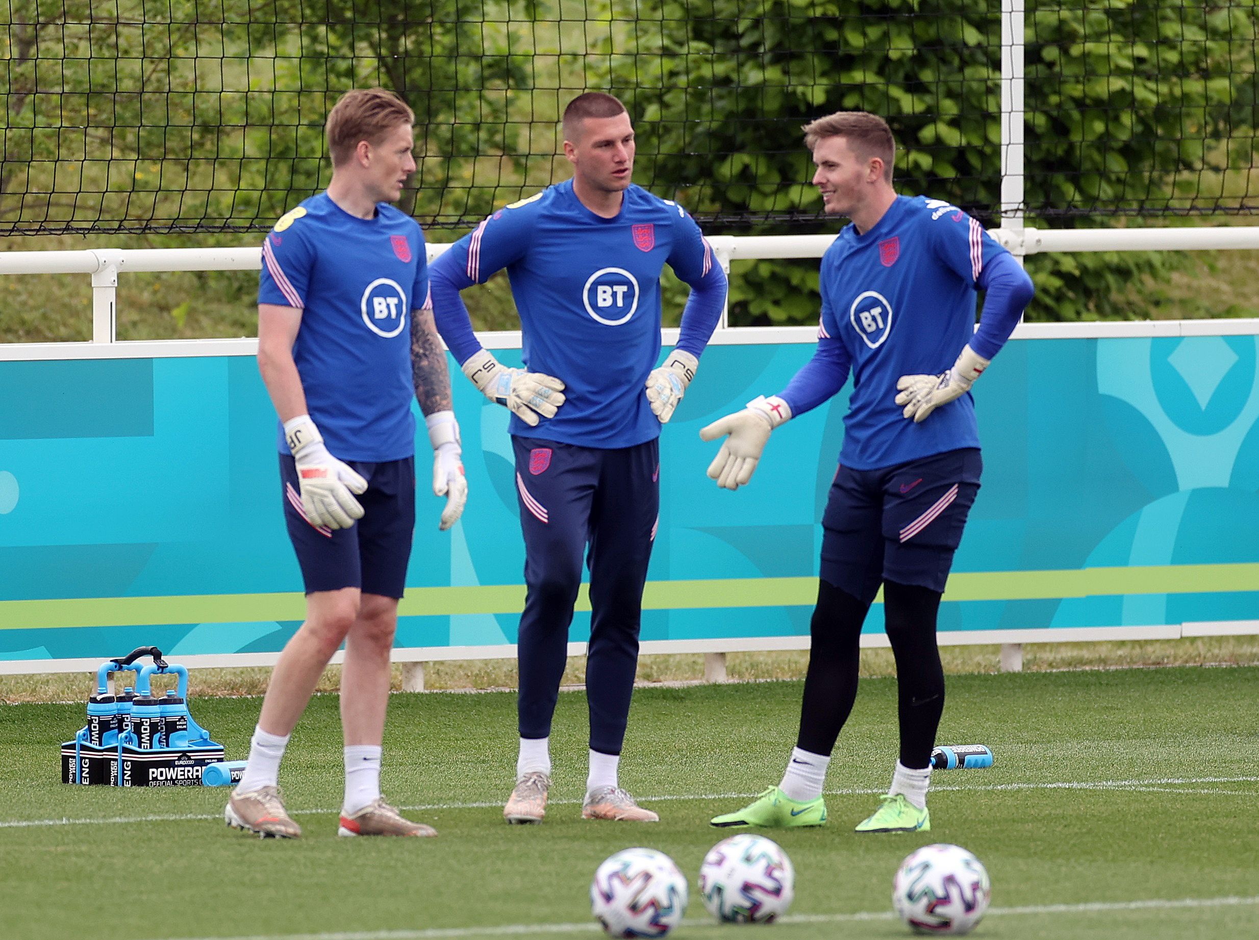 Henderson chan thuong anh 1