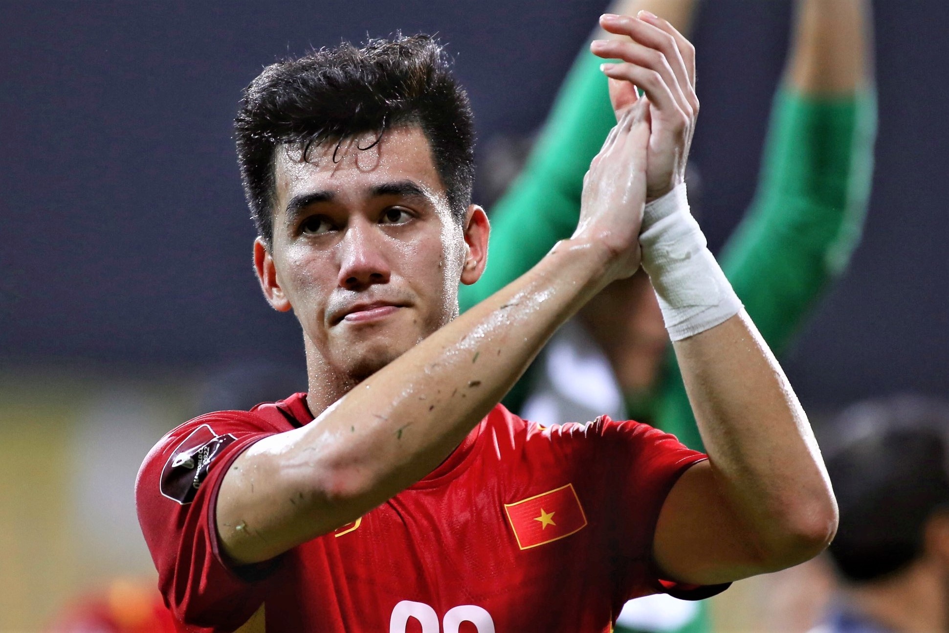 Ly giai that bai cua tuyen Viet Nam truoc UAE hinh anh