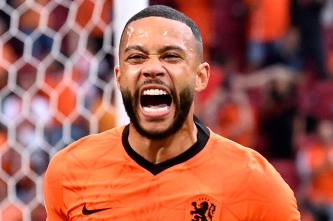 Cam xuc trai nguoc cua Depay trong tran thang tuyen Ao hinh anh