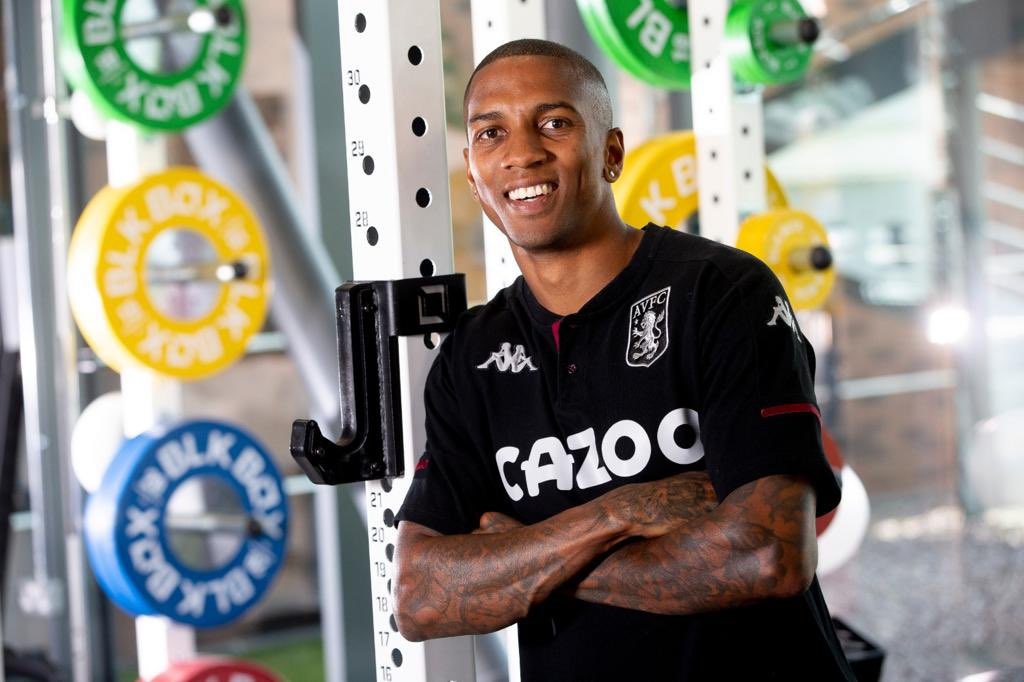 Ashley Young ve Anh anh 1