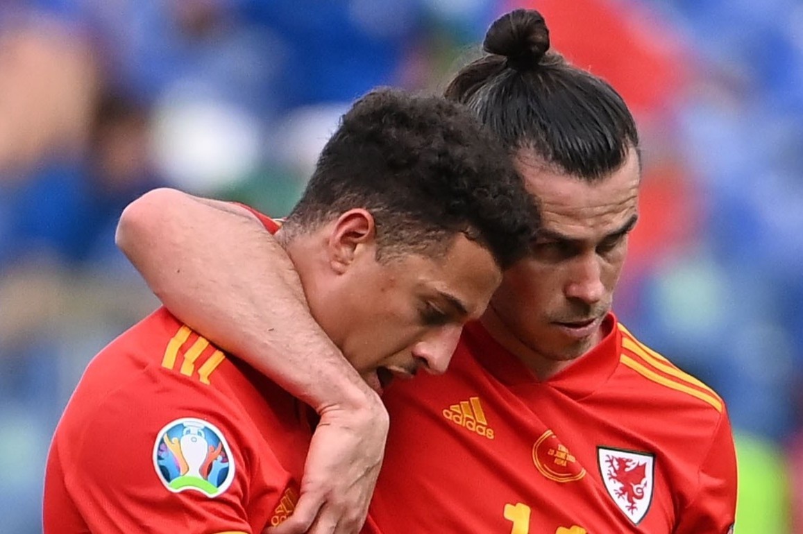 Hau ve xu Wales lap cot moc dang quen tai Euro hinh anh