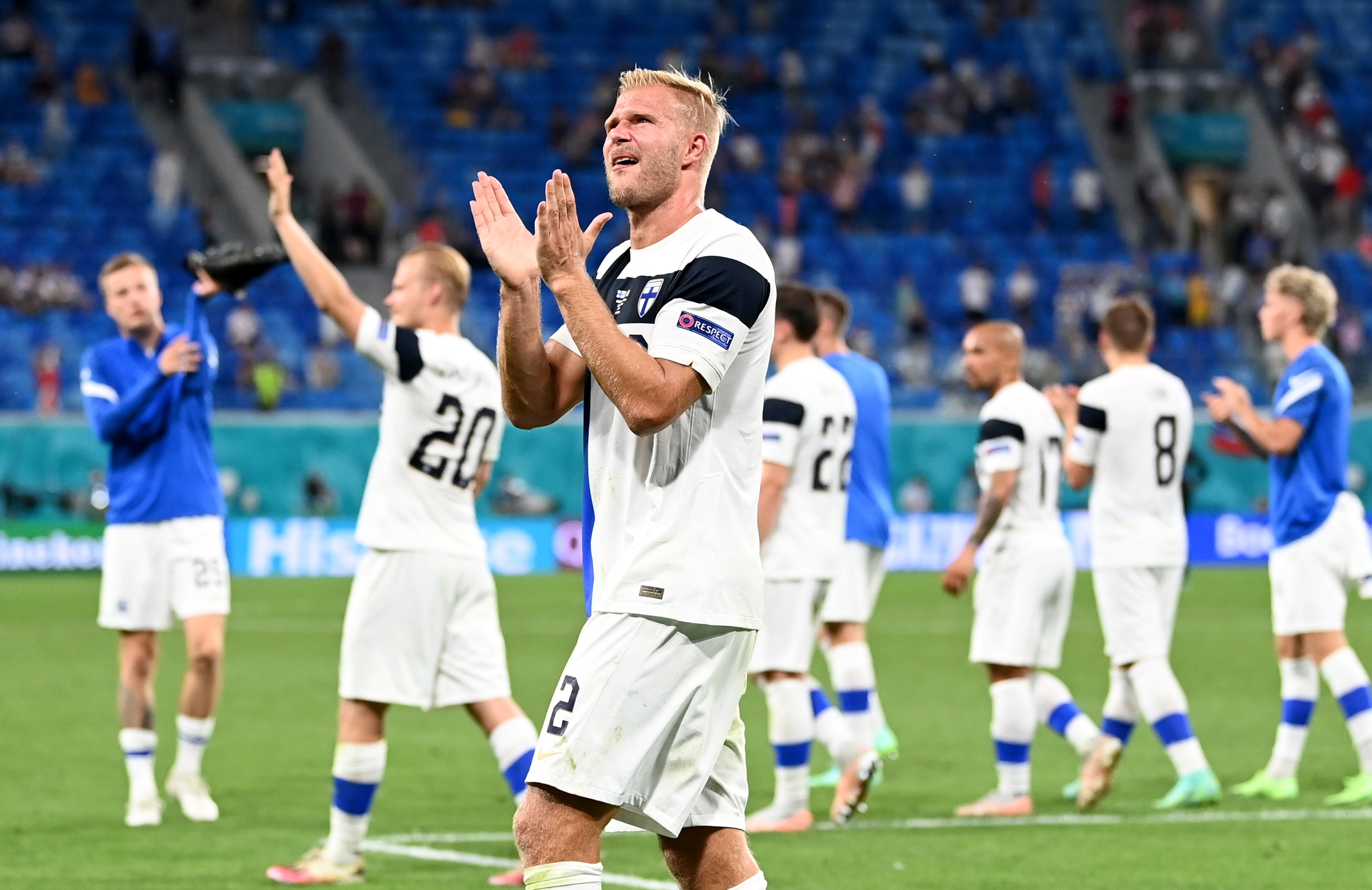 Co dong vien vao san anh 7