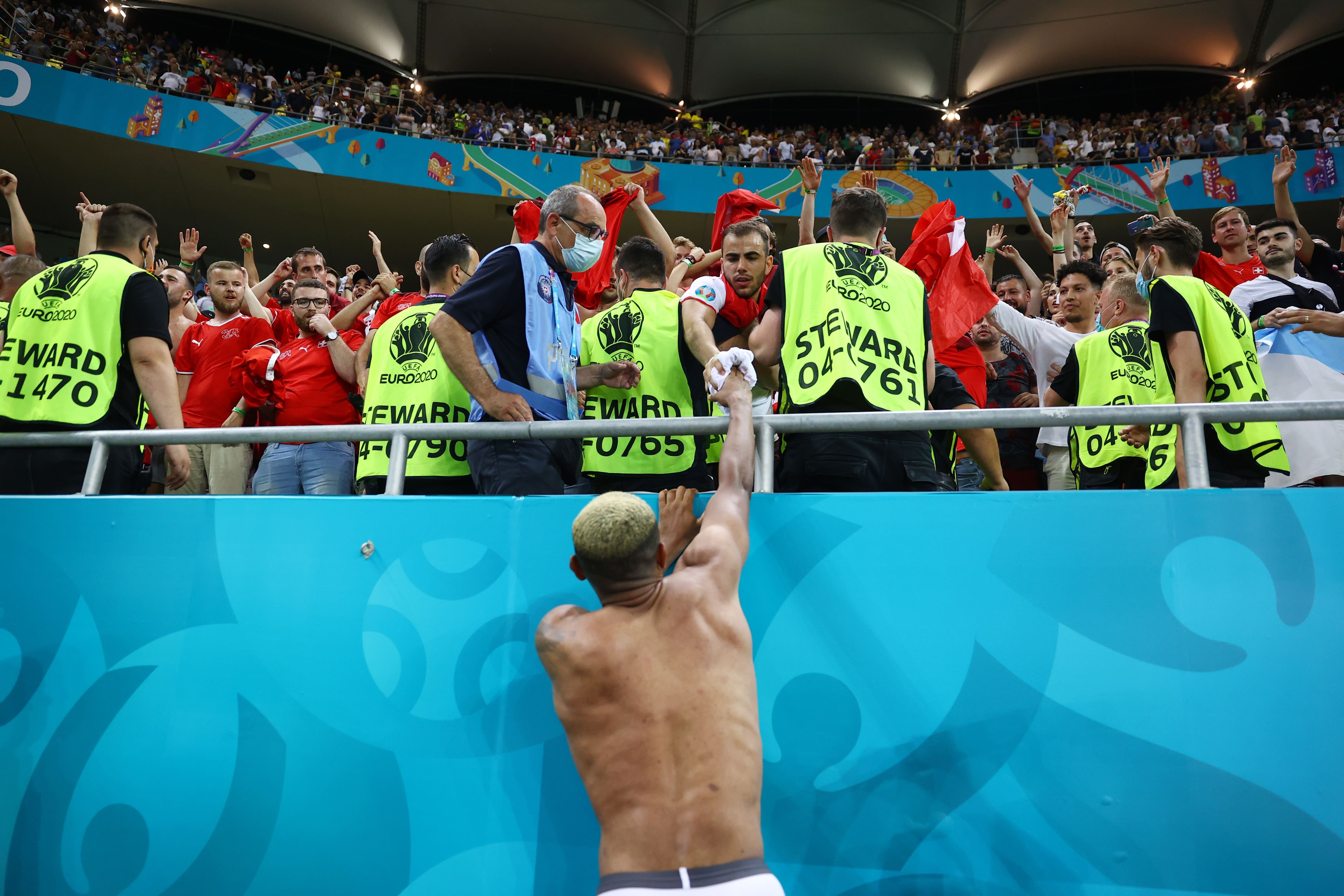 Phap bi loai khoi Euro anh 7