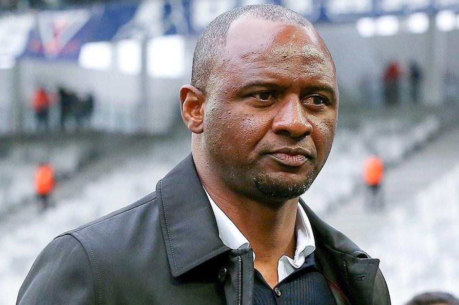 Patrick Vieira tro lai dan dat doi bong o Premier League hinh anh