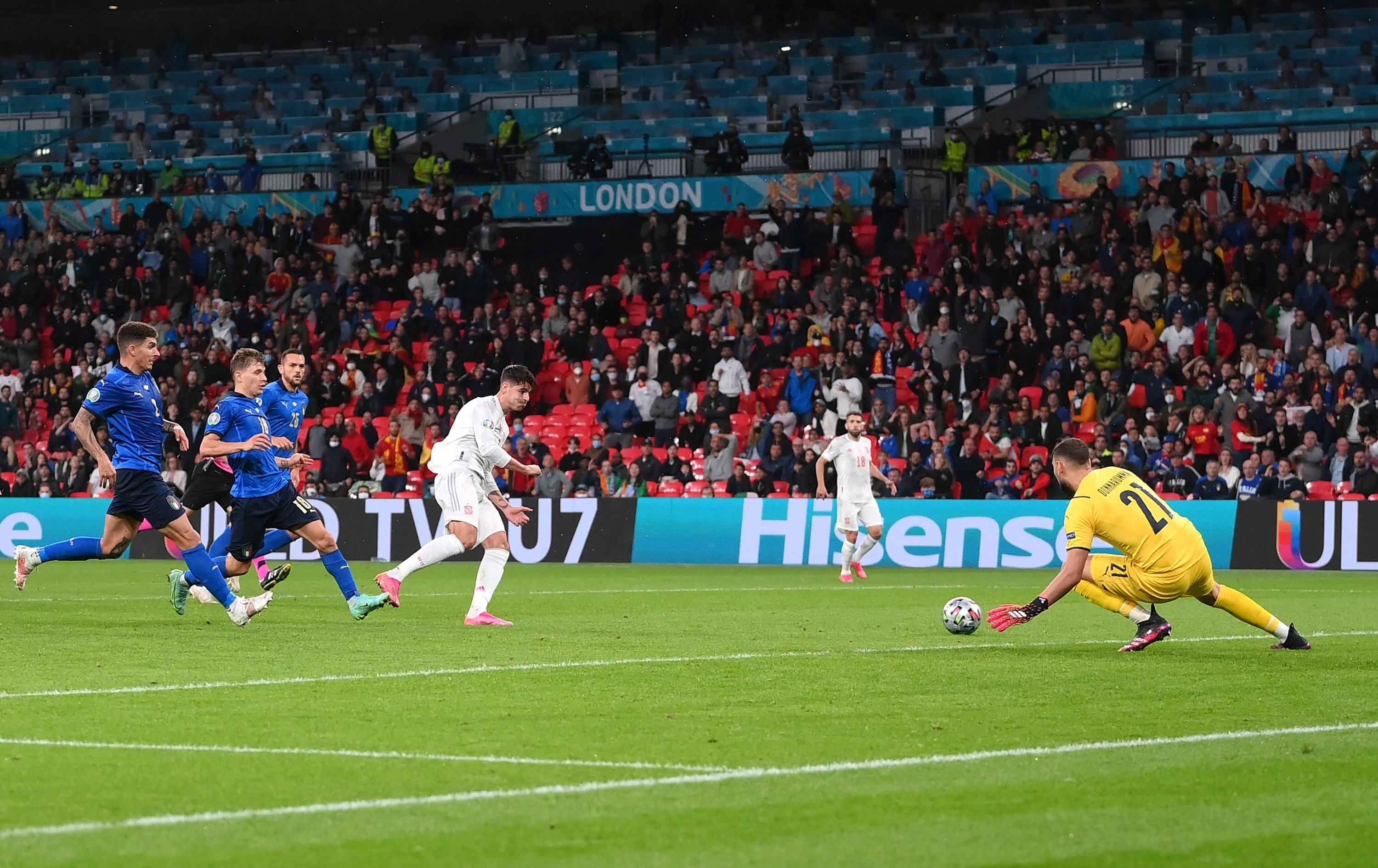 Morata sut hong phat den anh 2