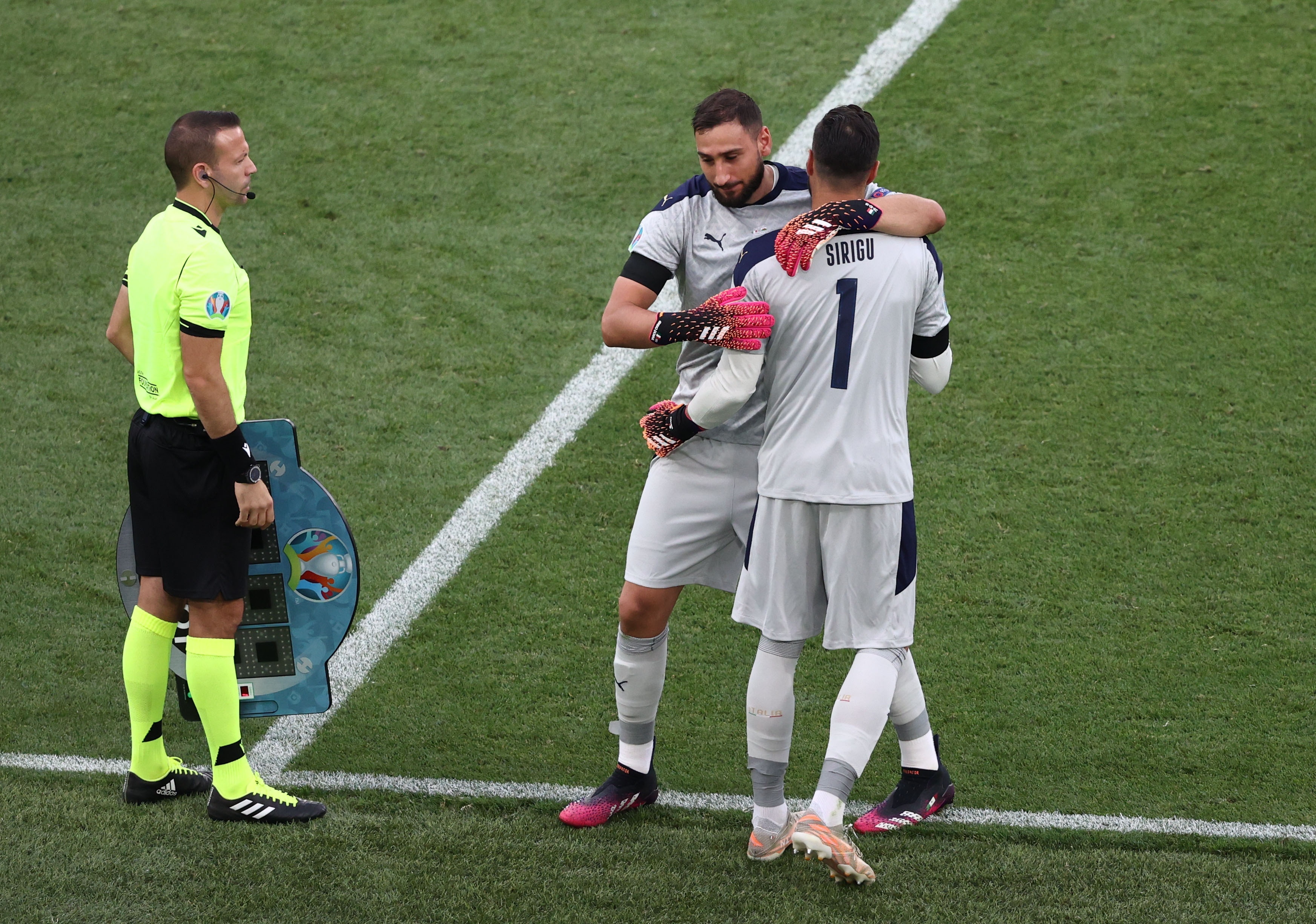 Y vo dich Euro anh 1