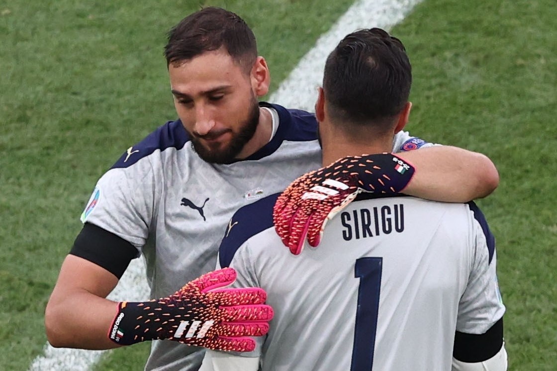 Tuyen Italy roi nuoc mat vi hanh dong cua thu mon du bi hinh anh