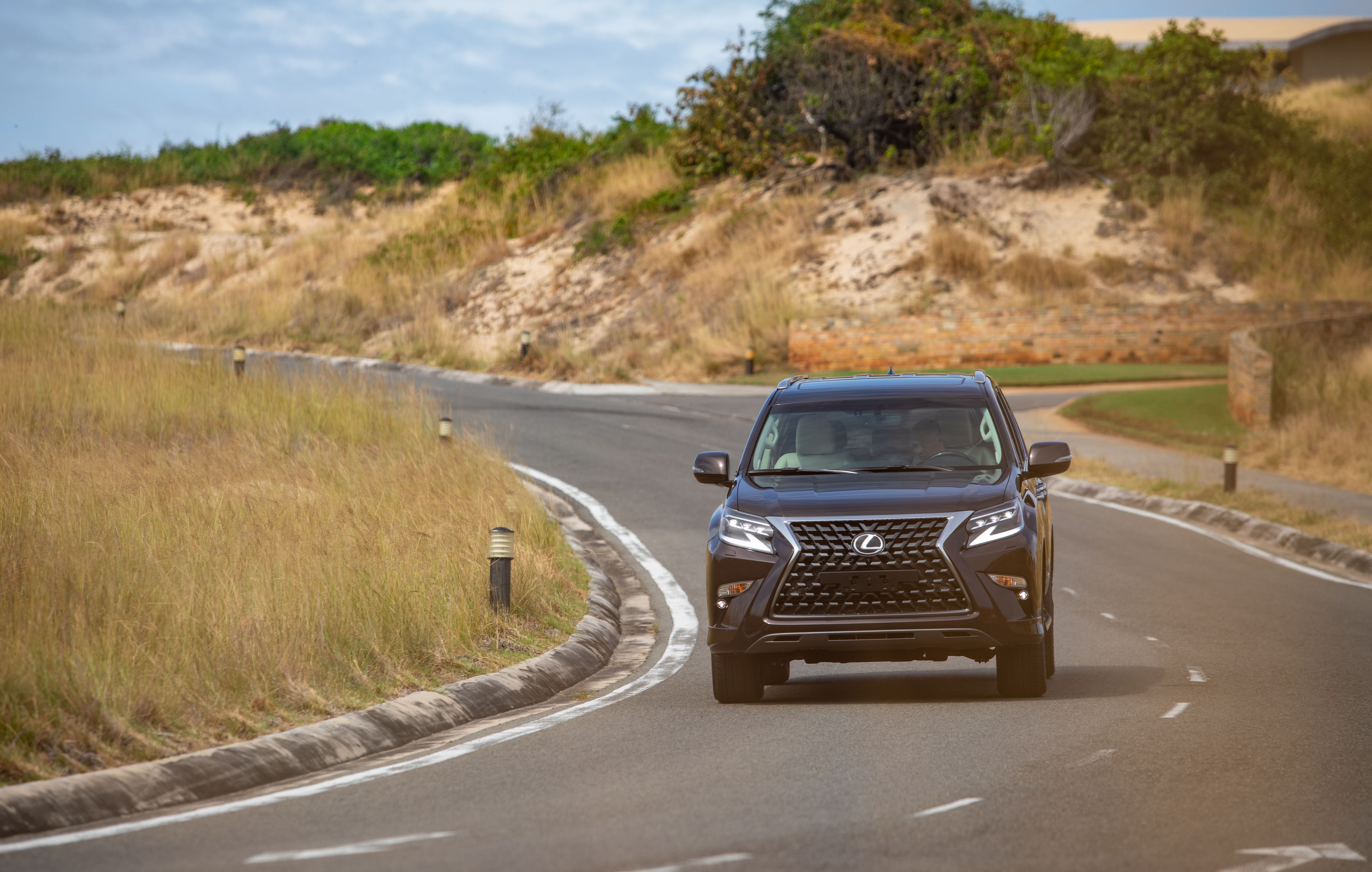 Gia Lexus lan banh anh 3