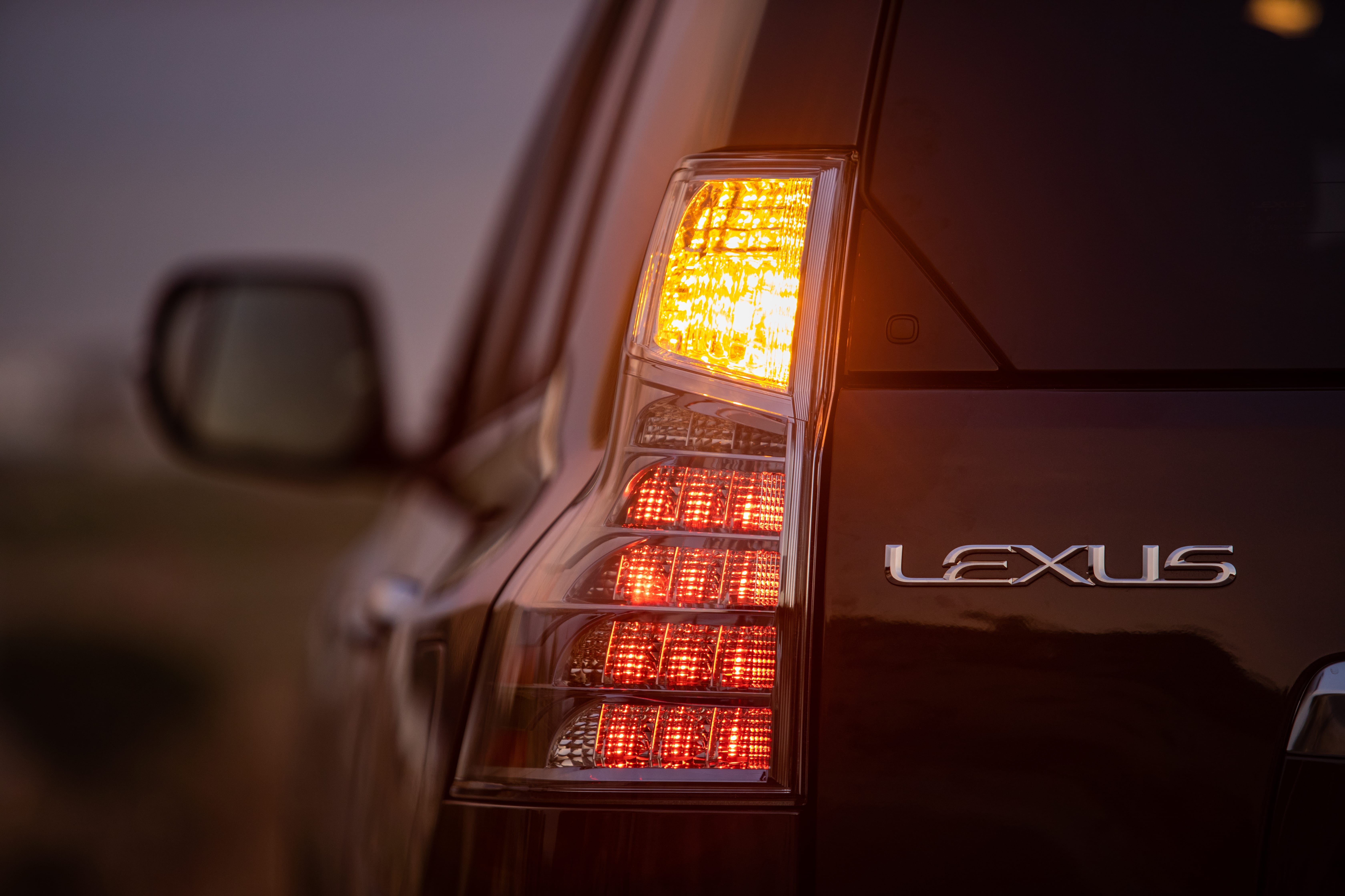 Gia Lexus lan banh anh 5