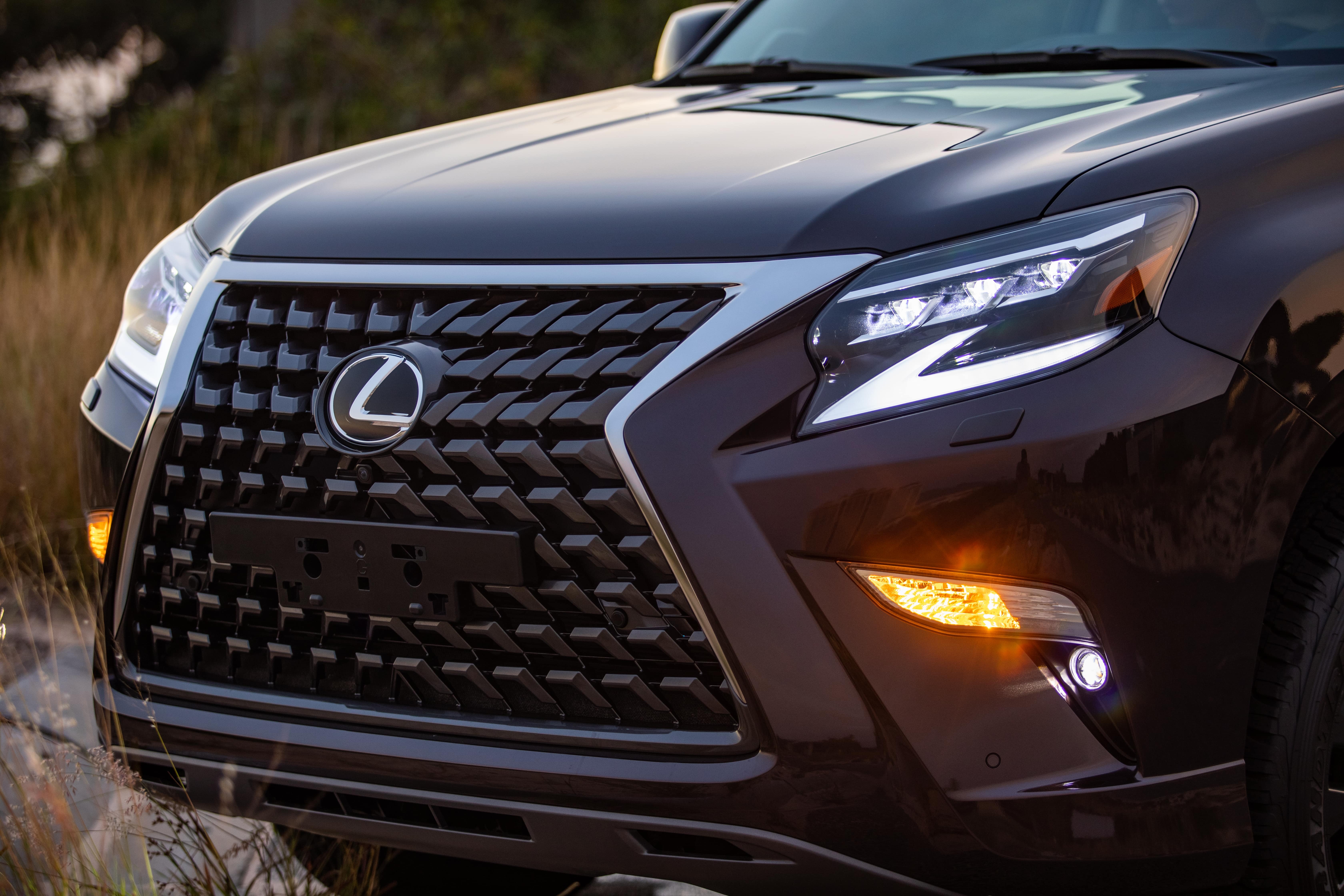 Gia Lexus lan banh anh 6