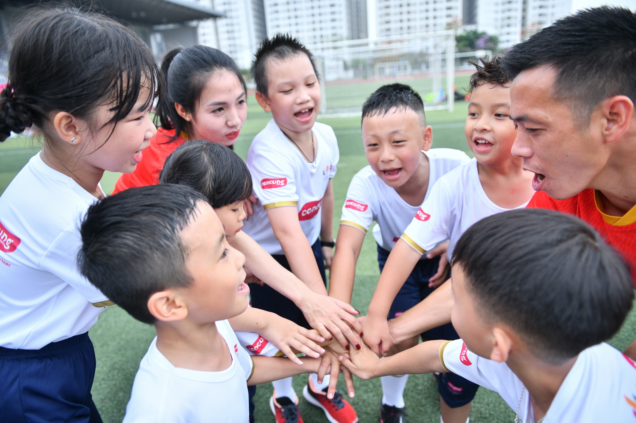 Chung ket SEA Games mo phong cua 14 em be va cac danh thu tai Ha Noi hinh anh