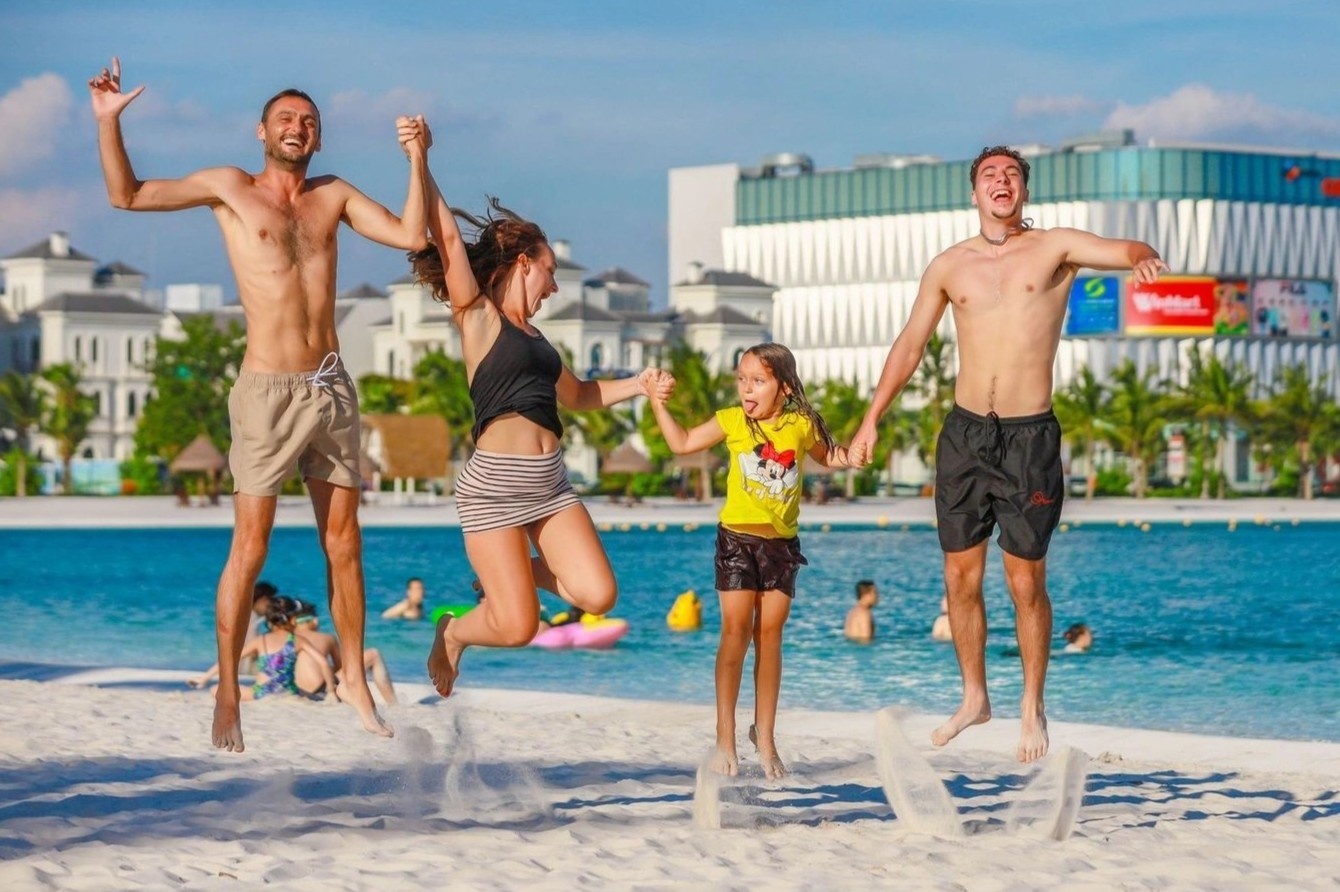 Gioi tre do bo 'quan Ocean' tham du le hoi bien hinh anh