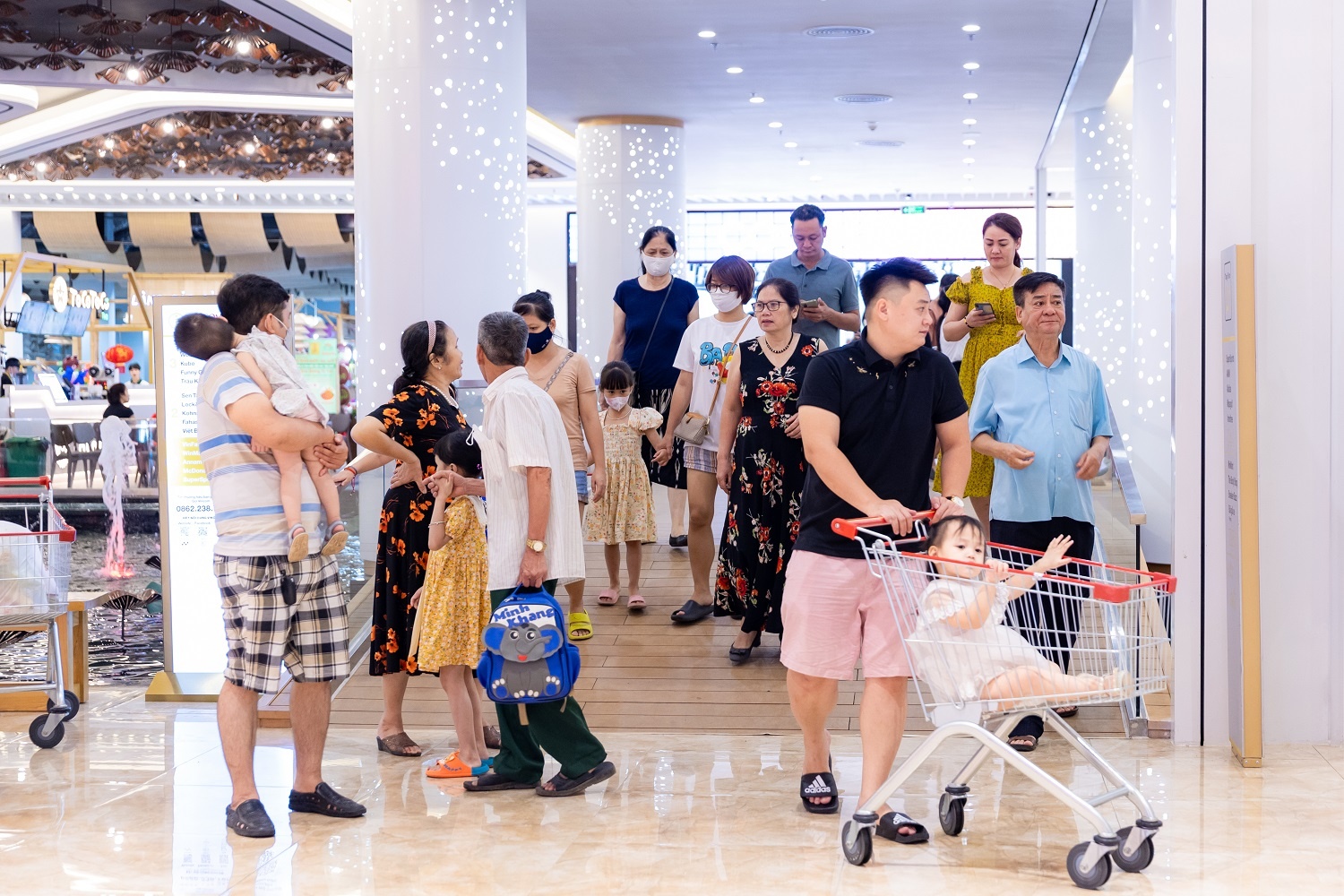 Le hoi mua sam Do 2022 anh 2