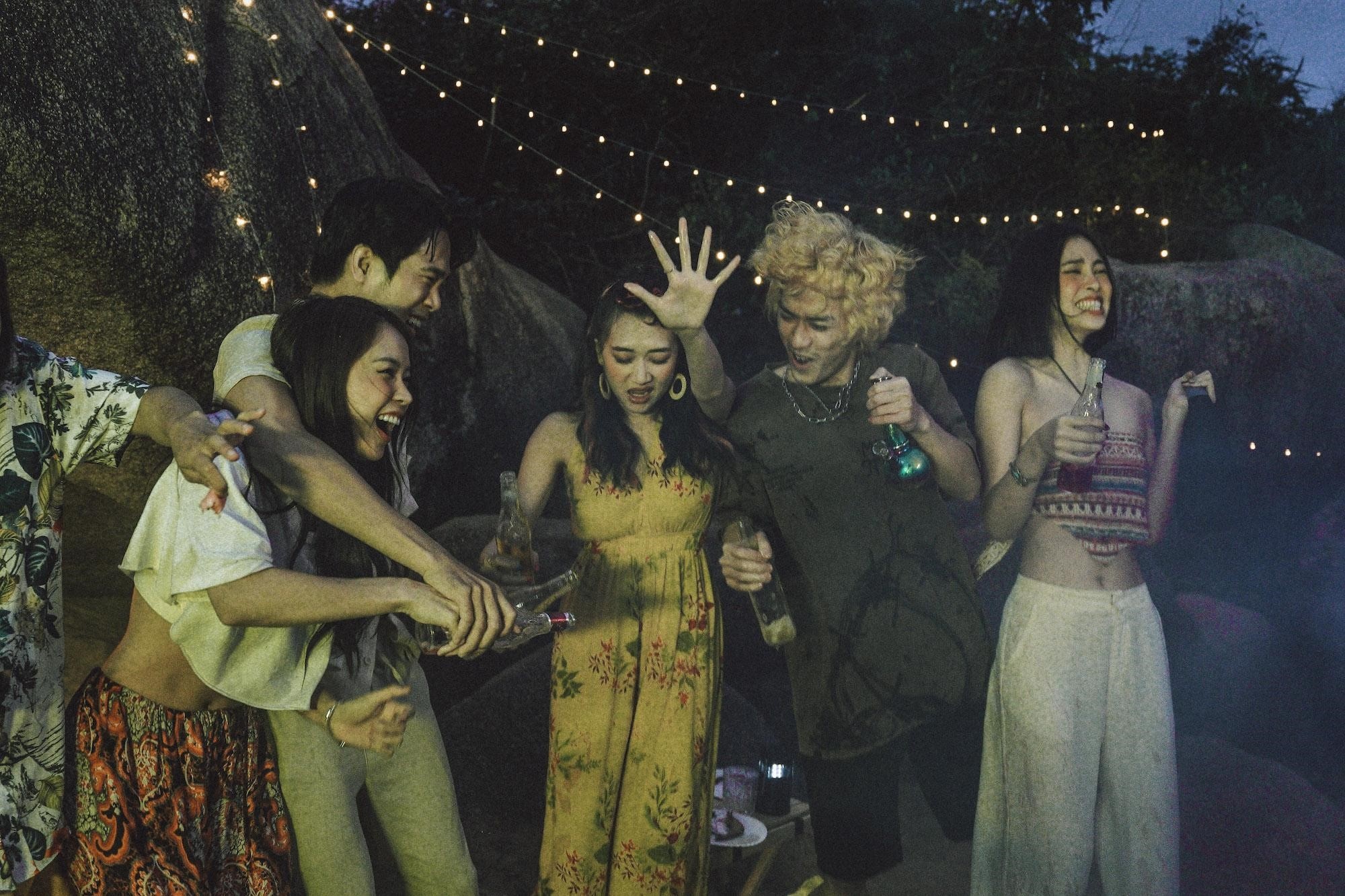 Phim kinh di Viet Nam anh 2