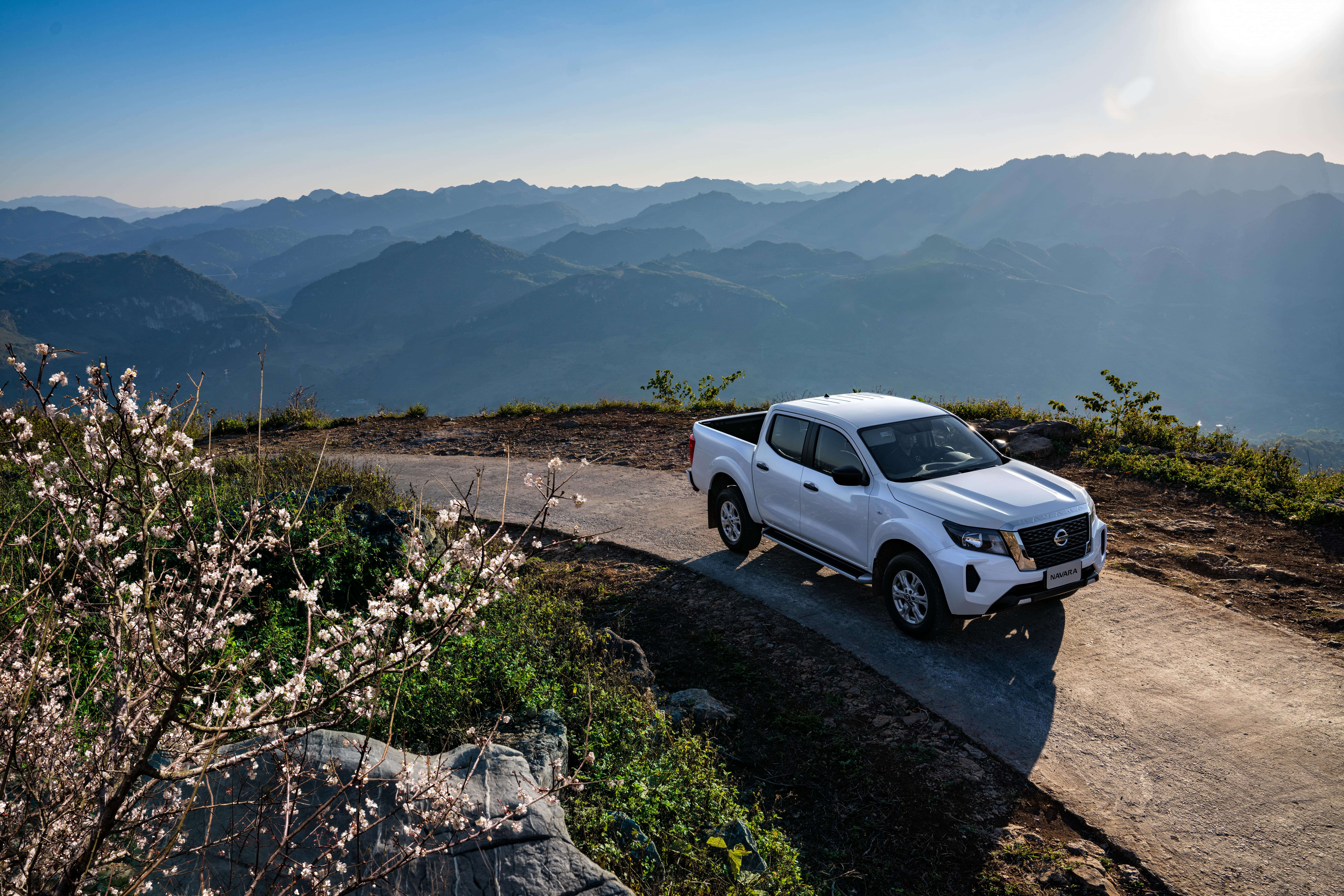 Nissan Navara EL anh 2