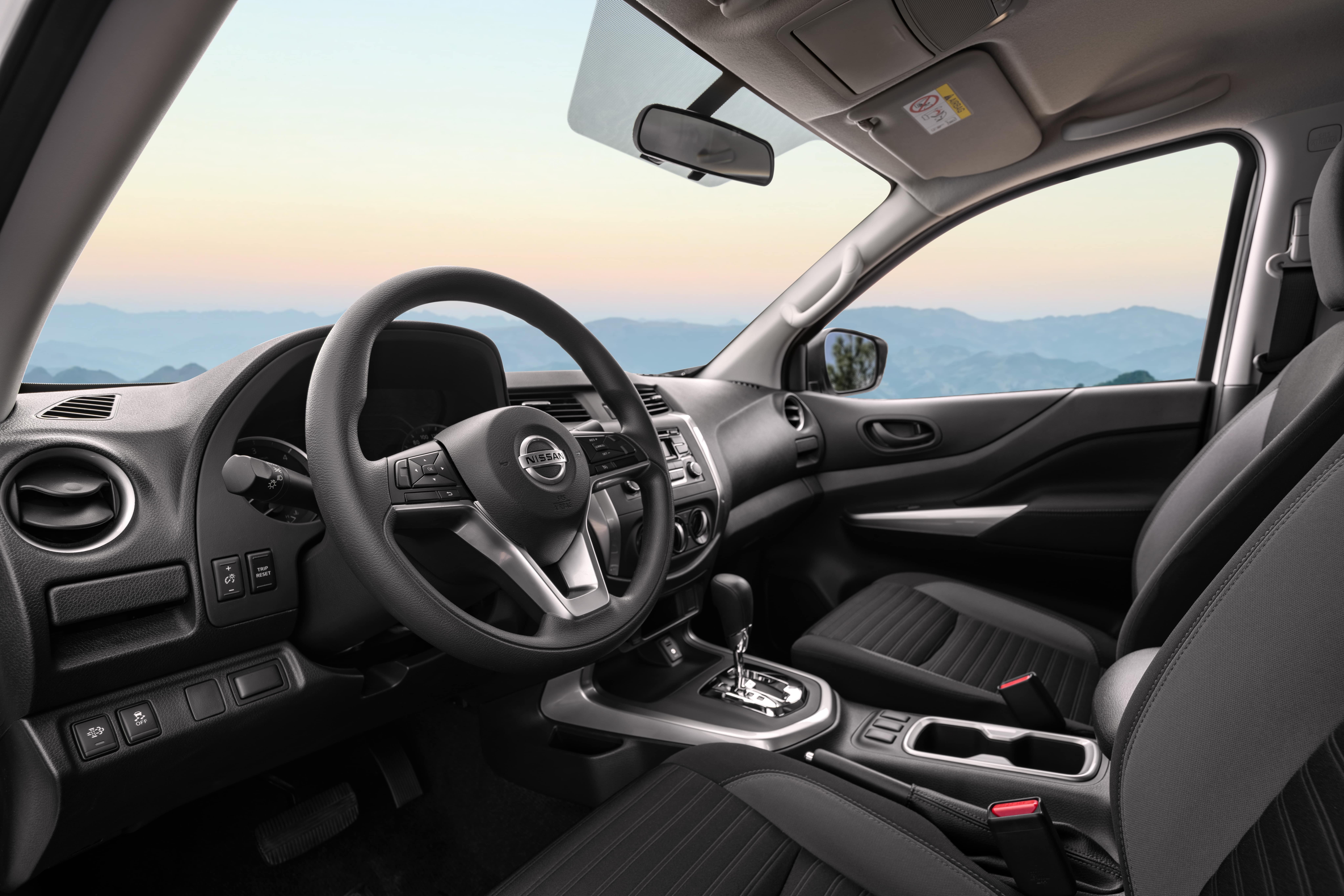 Nissan Navara EL anh 6