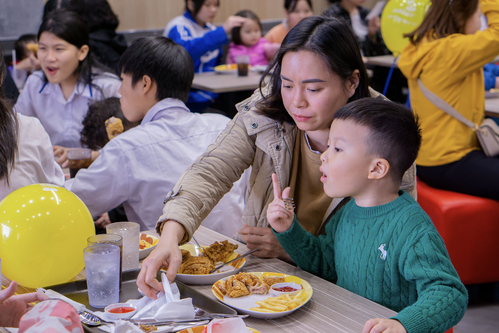 Ga ran Jollibee anh 4