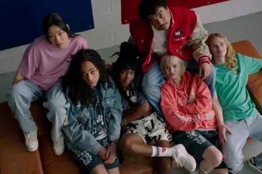 Video - BST gioi han 'Tommy x Keith Haring' cua Tommy Hilfiger hinh anh