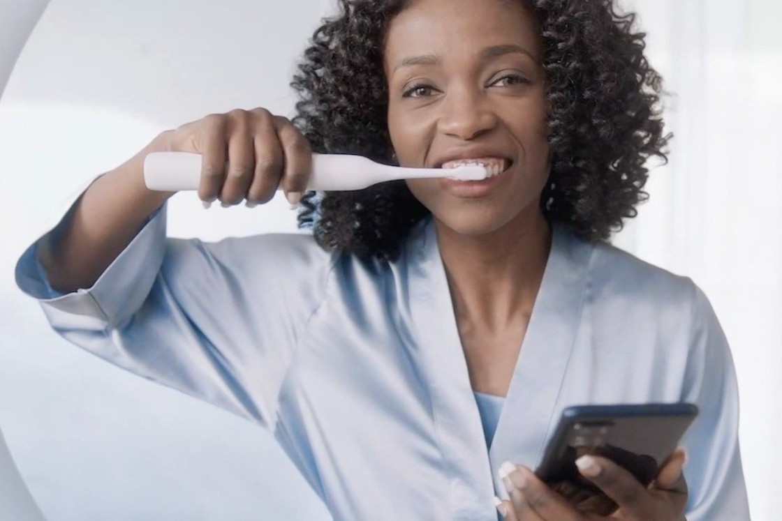 Video - Danh rang dung cach bang ban chai dien hinh anh