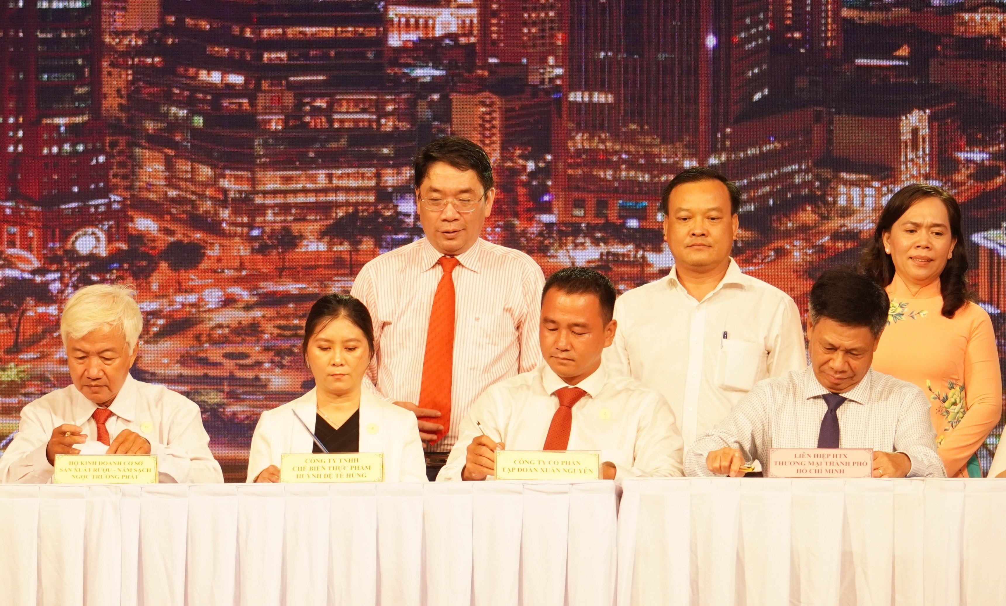 Quoc te Hop tac xa anh 1