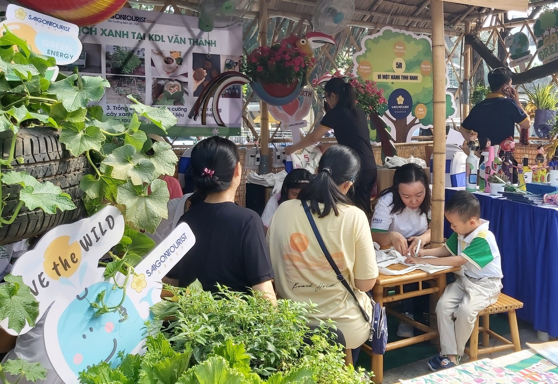 Saigontourist Group gui thong diep vi moi truong o ngay hoi song xanh hinh anh