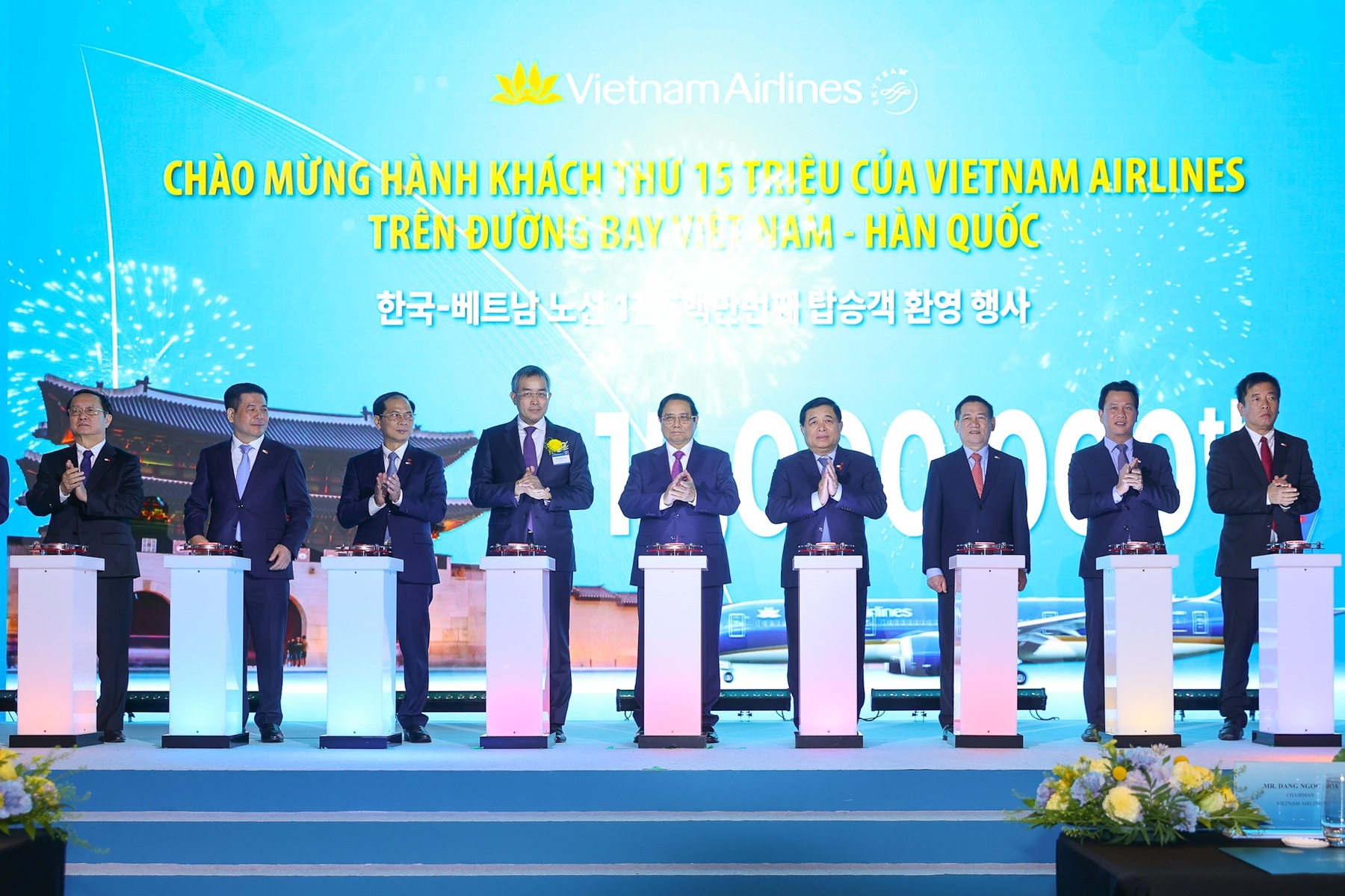 Vietnam Airlines ghi dau cot moc 30 nam duong bay Viet Nam - Han Quoc hinh anh
