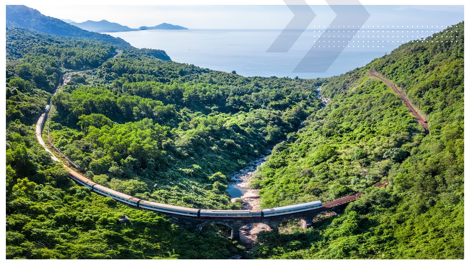 Duong sat Viet Nam anh 3