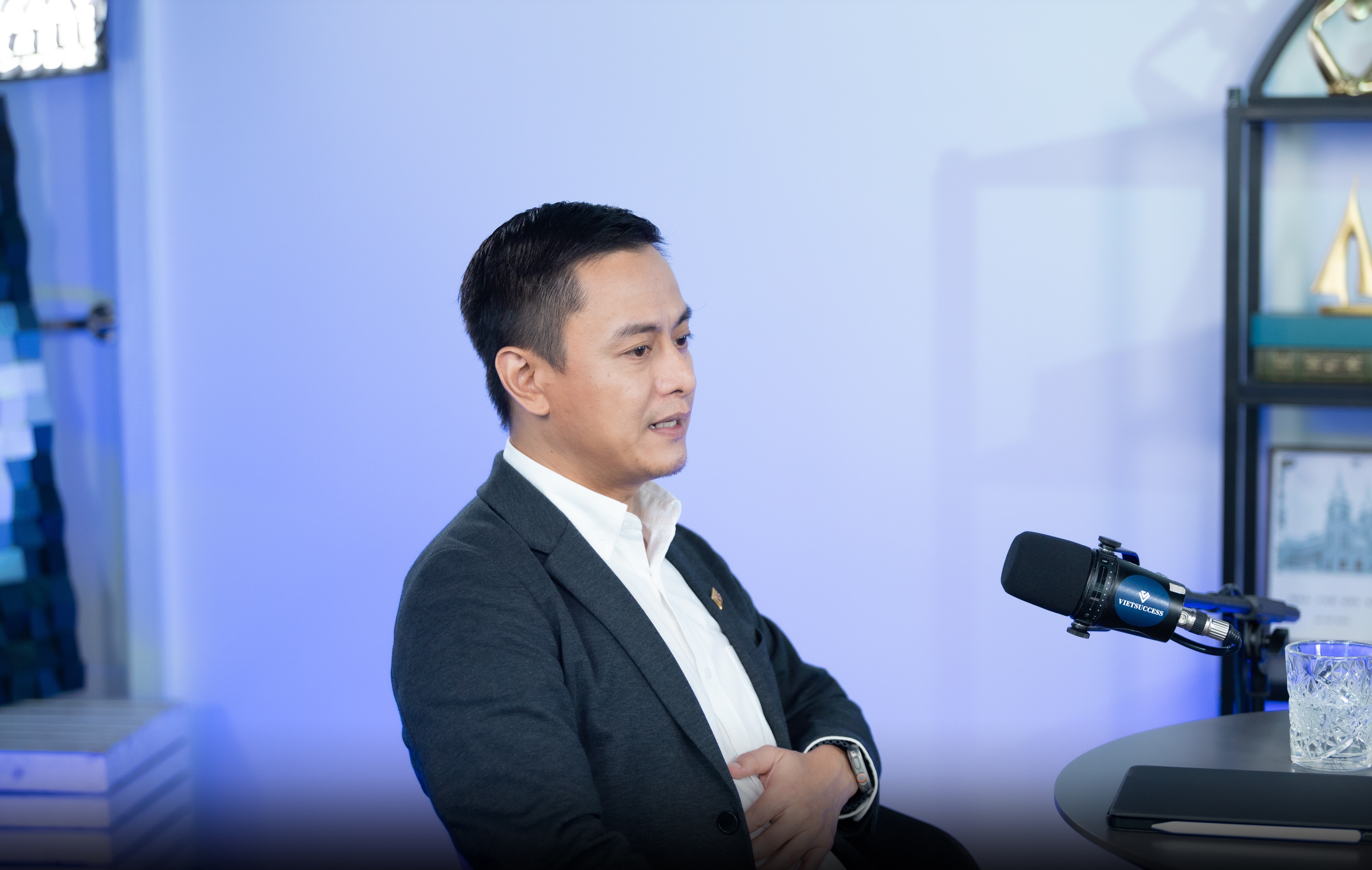 Tre hoa nhan su anh 1