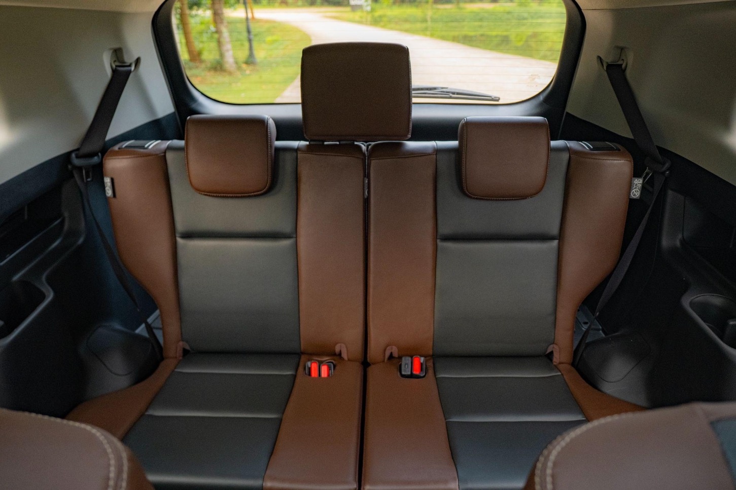 Innova Cross ảnh 3 Innova Cross anh 3