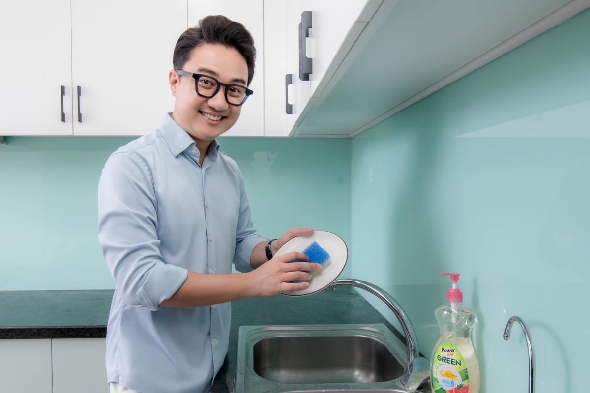 MC - BTV Son Lam mach meo 'gianh ve' gia nhap 'Vu tru trai dam' hinh anh