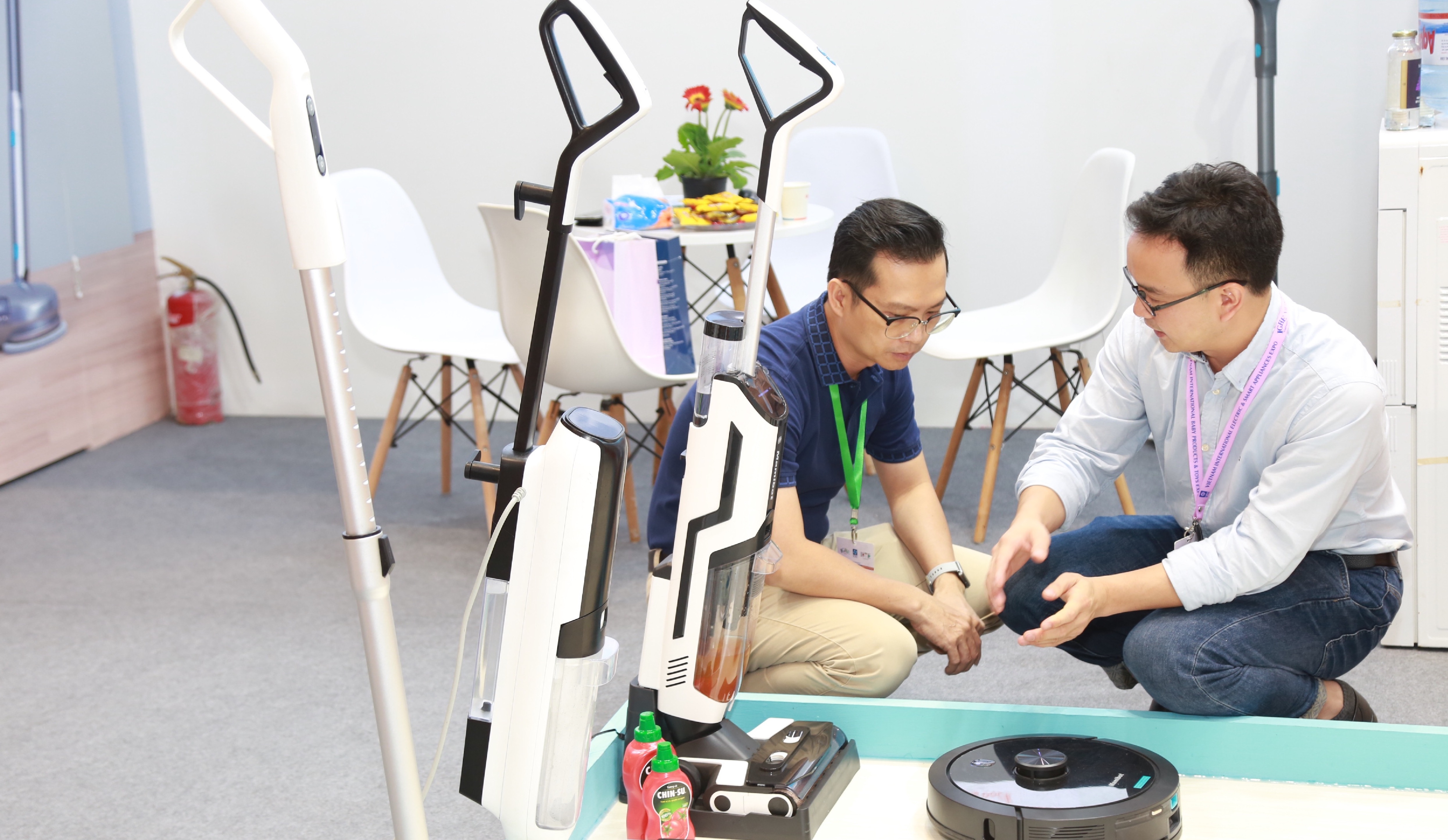 Trien lam IGHE anh 1