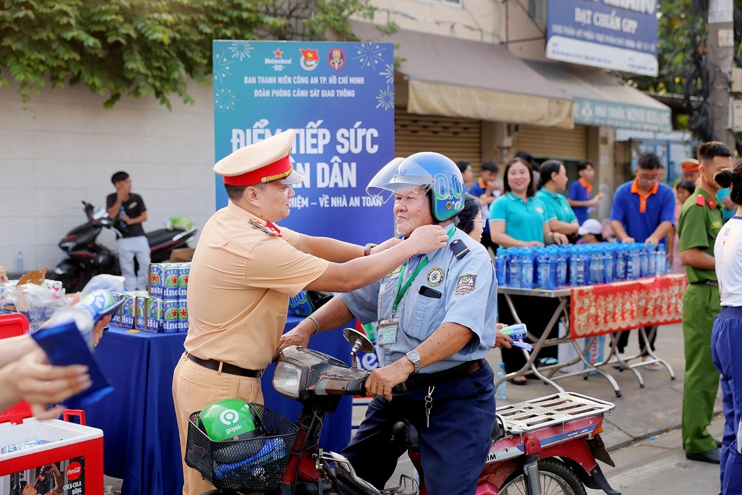 Uong 0 lai anh 6