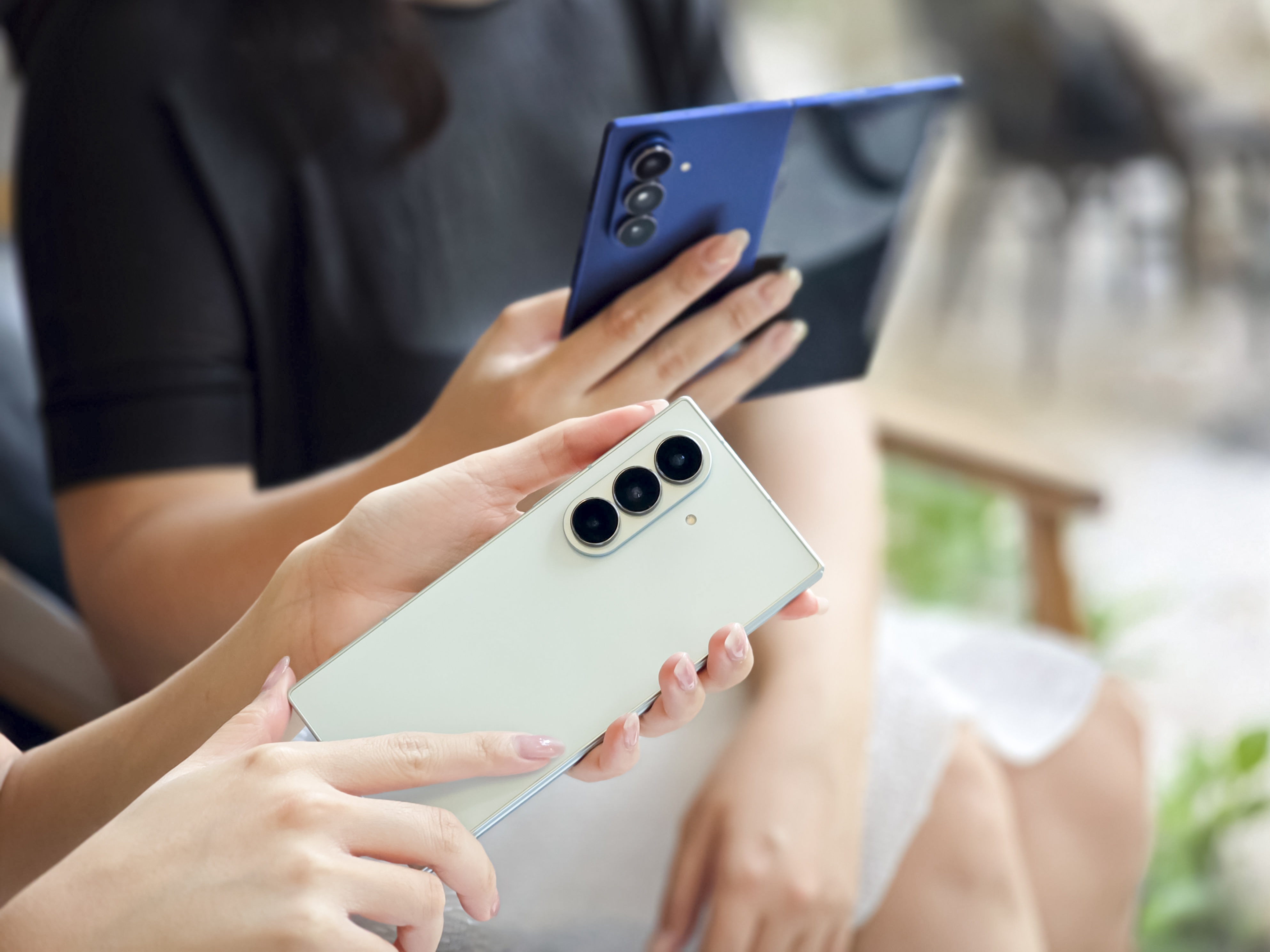 Samsung Galaxy Z anh 5