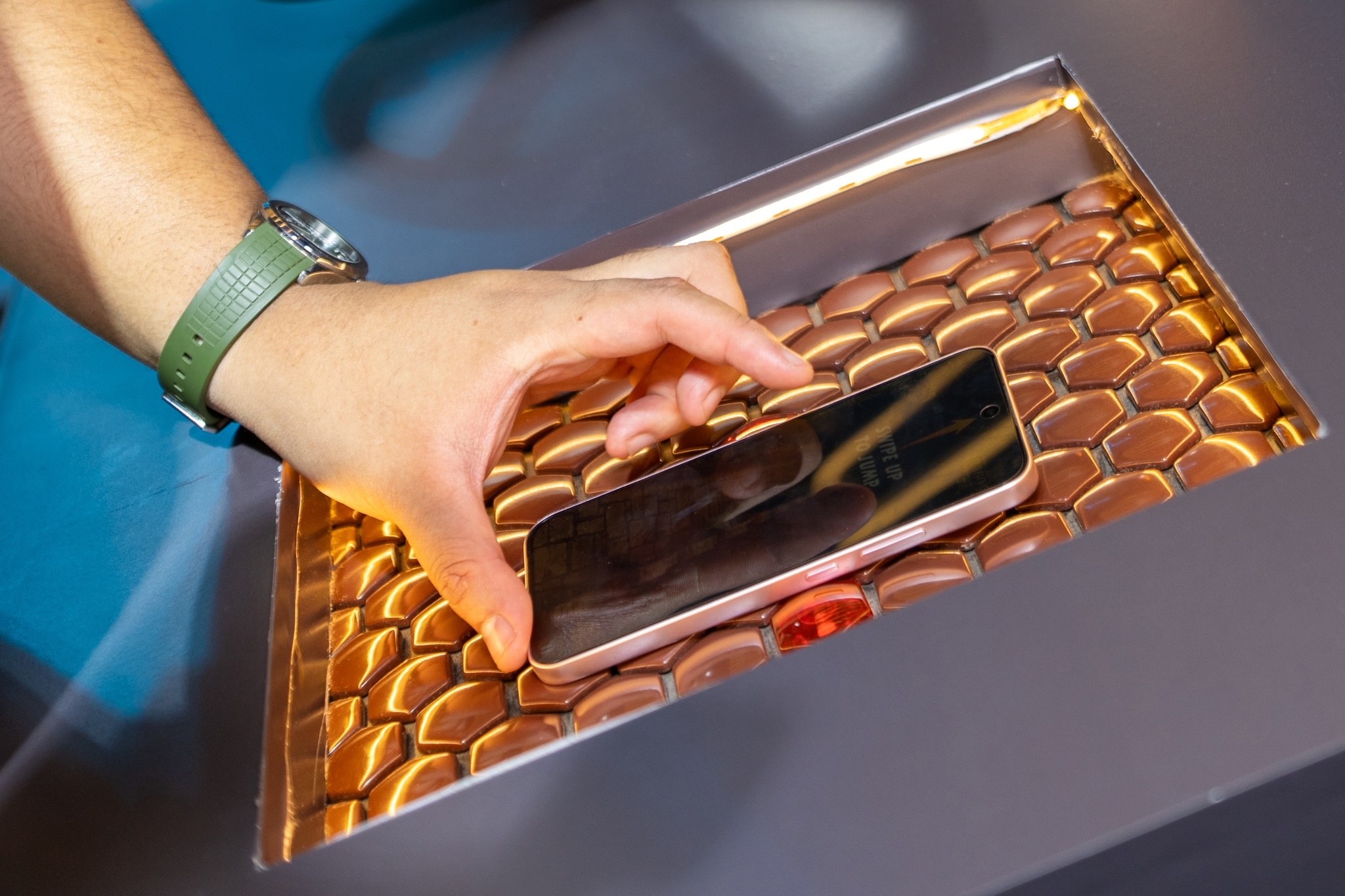 Oppo A6 Pro ảnh 5 Oppo A6 Pro anh 5