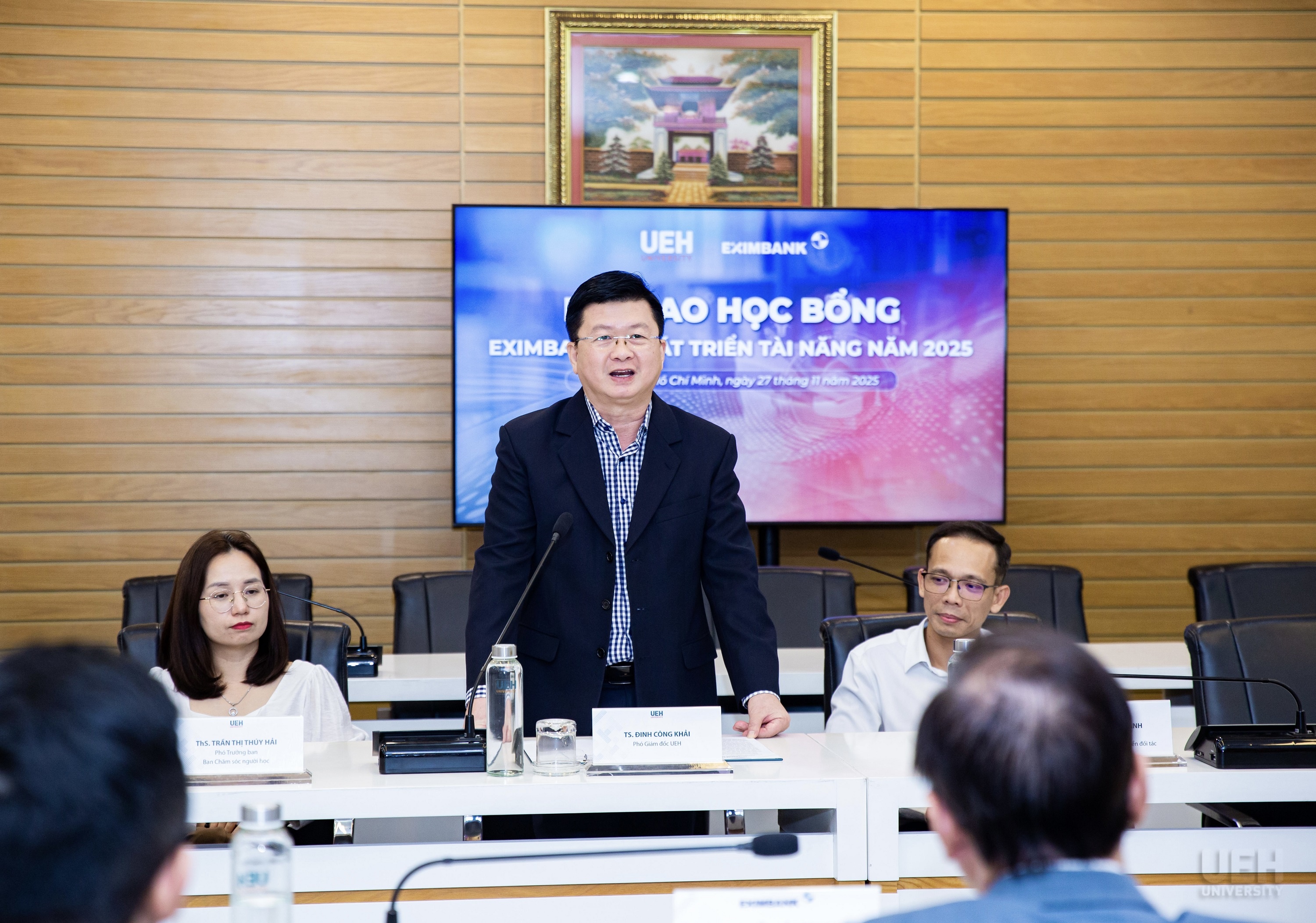 Ngan hang Eximbank anh 2