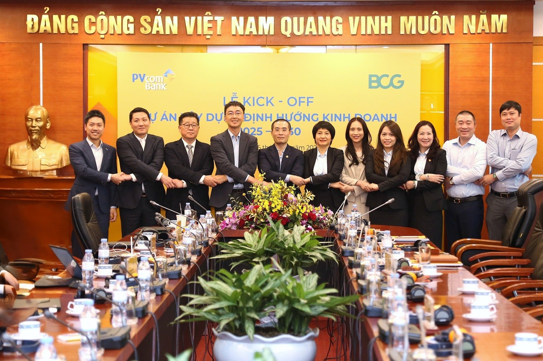 Loi nhuan vuot ke hoach, PVcomBank tang truong hieu qua va an toan hinh anh