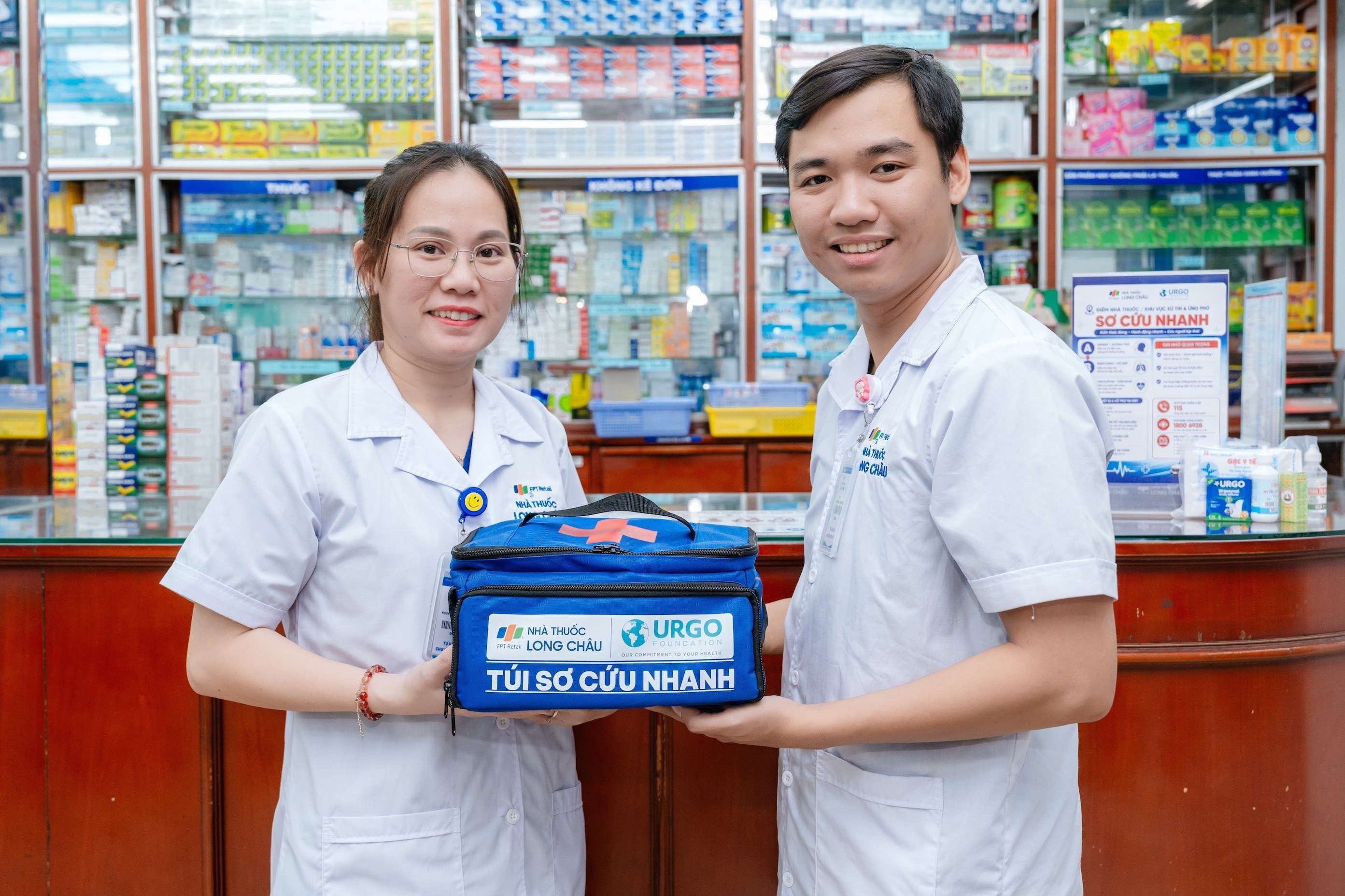 Long Châu hỗ trợ sơ cấp cứu cho cộng đồng khi mưa kéo dài