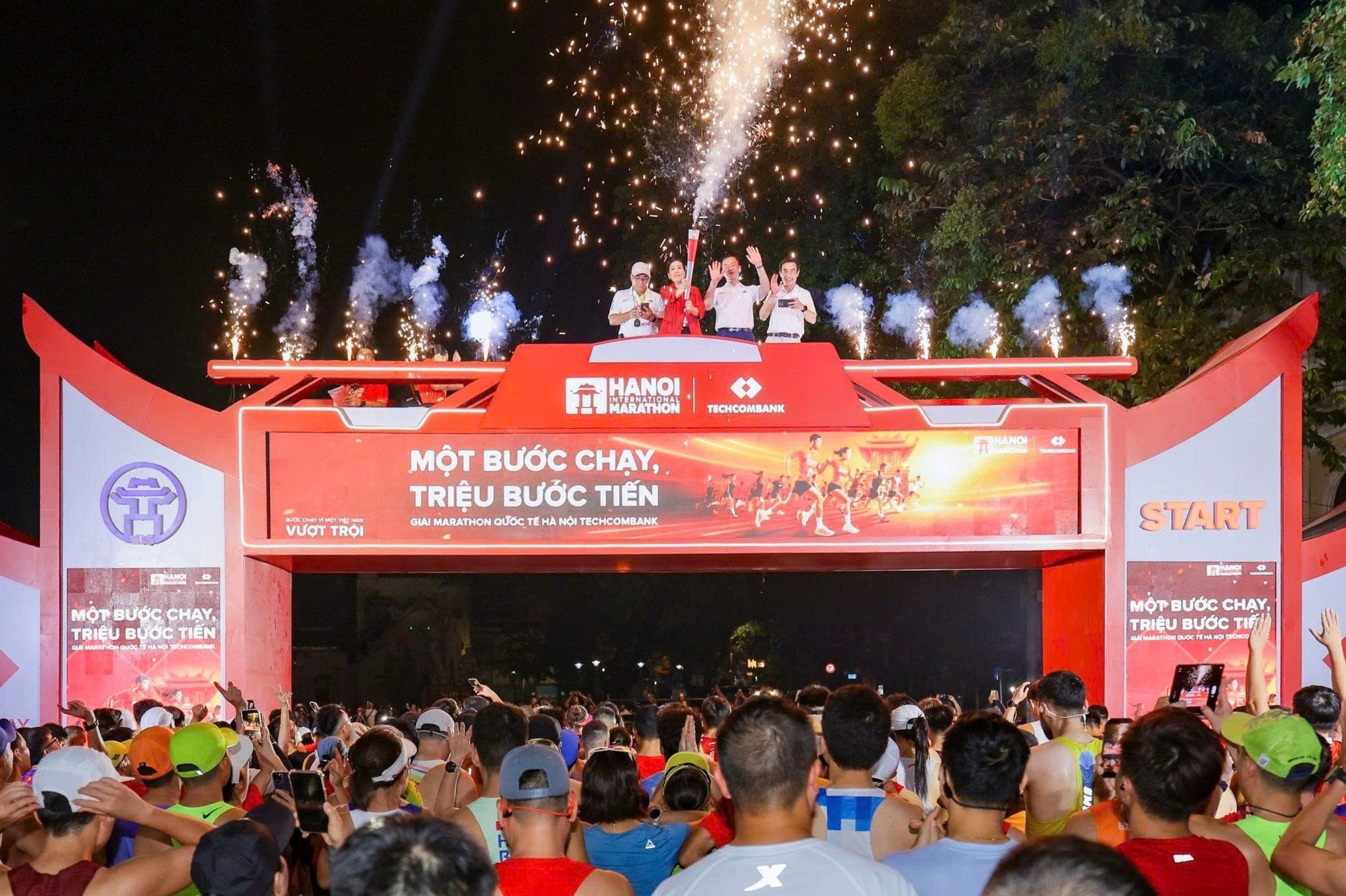 Bứt phá kỷ lục tại giải Marathon Quốc tế Hà Nội Techcombank mùa thứ 5