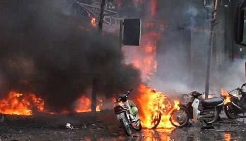 'Khi hoa hoan nguoi dan khong nen vay quanh' hinh anh