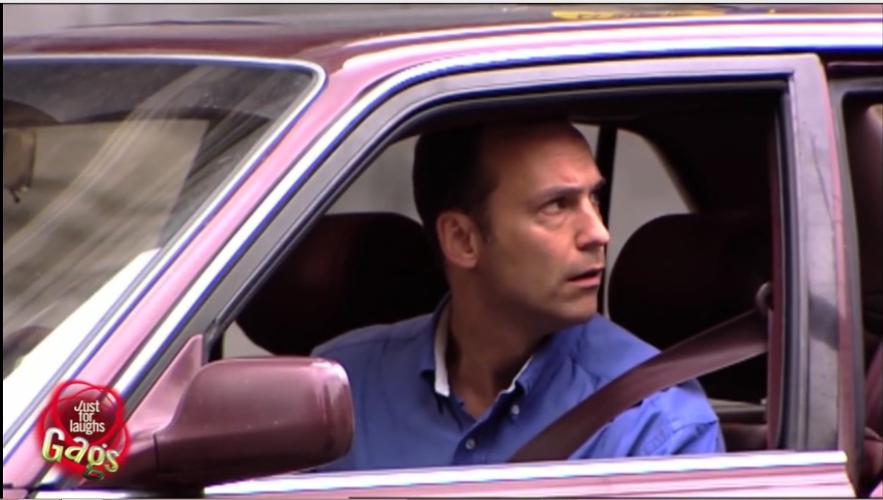 Tai xe taxi bat dac di hinh anh