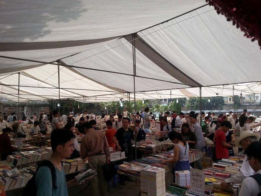 hoi sach cu Ha Noi anh 1