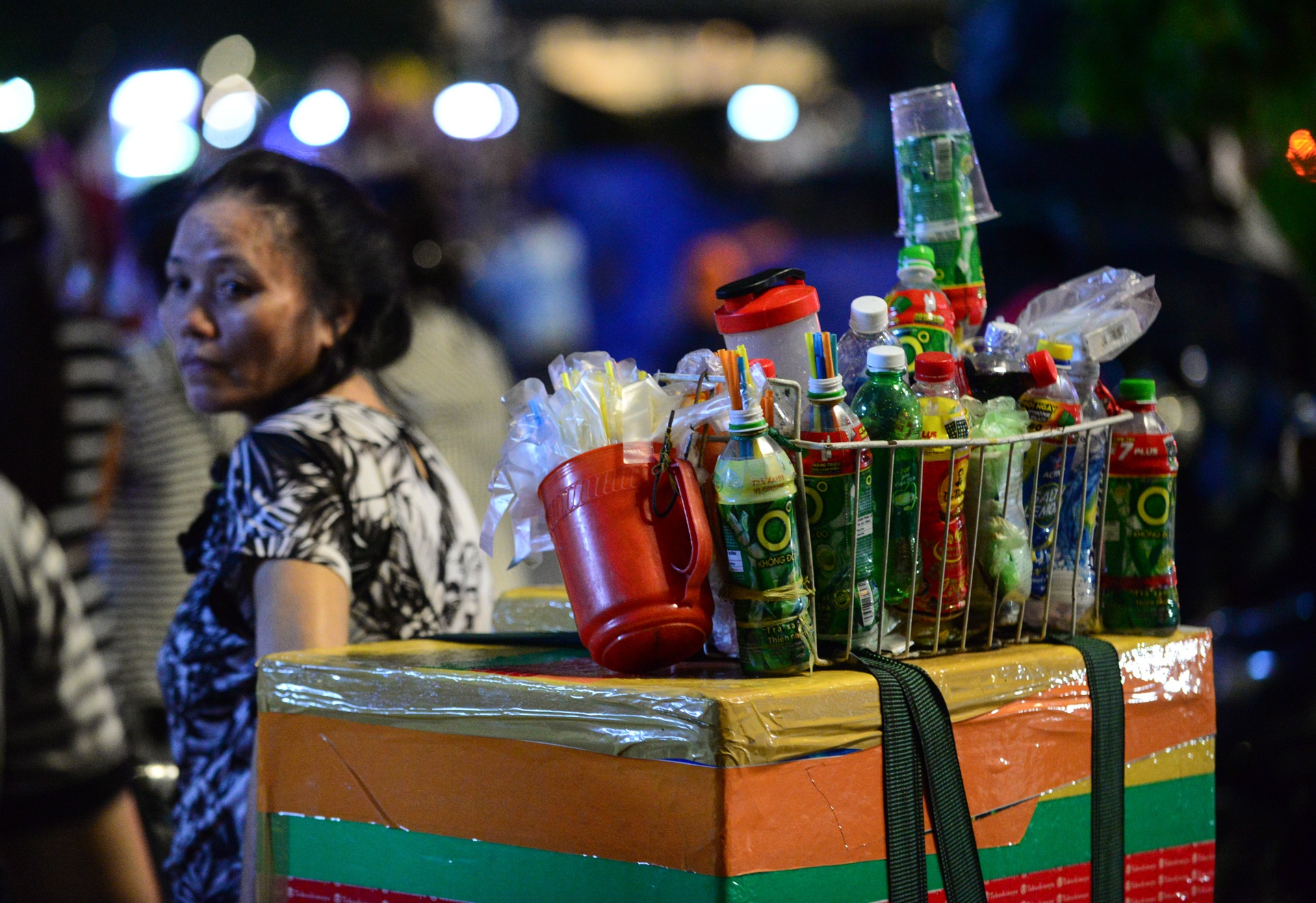 Luc luong quan ly do thi o dau khi hang rong chiem pho di bo? hinh anh