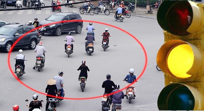 vuot den vang bi phat bao nhieu tien anh 3